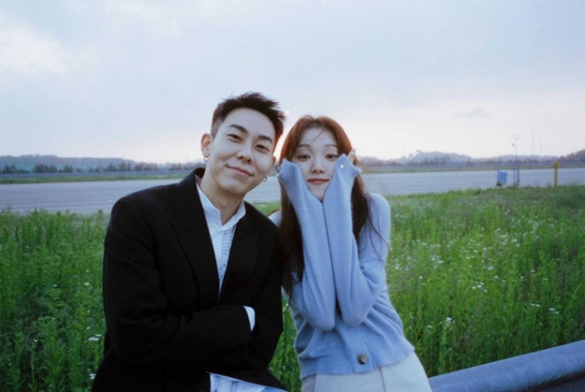 "OO 맞췄다"… 어깨 기댄 이성경·로꼬, 럽스타그램?