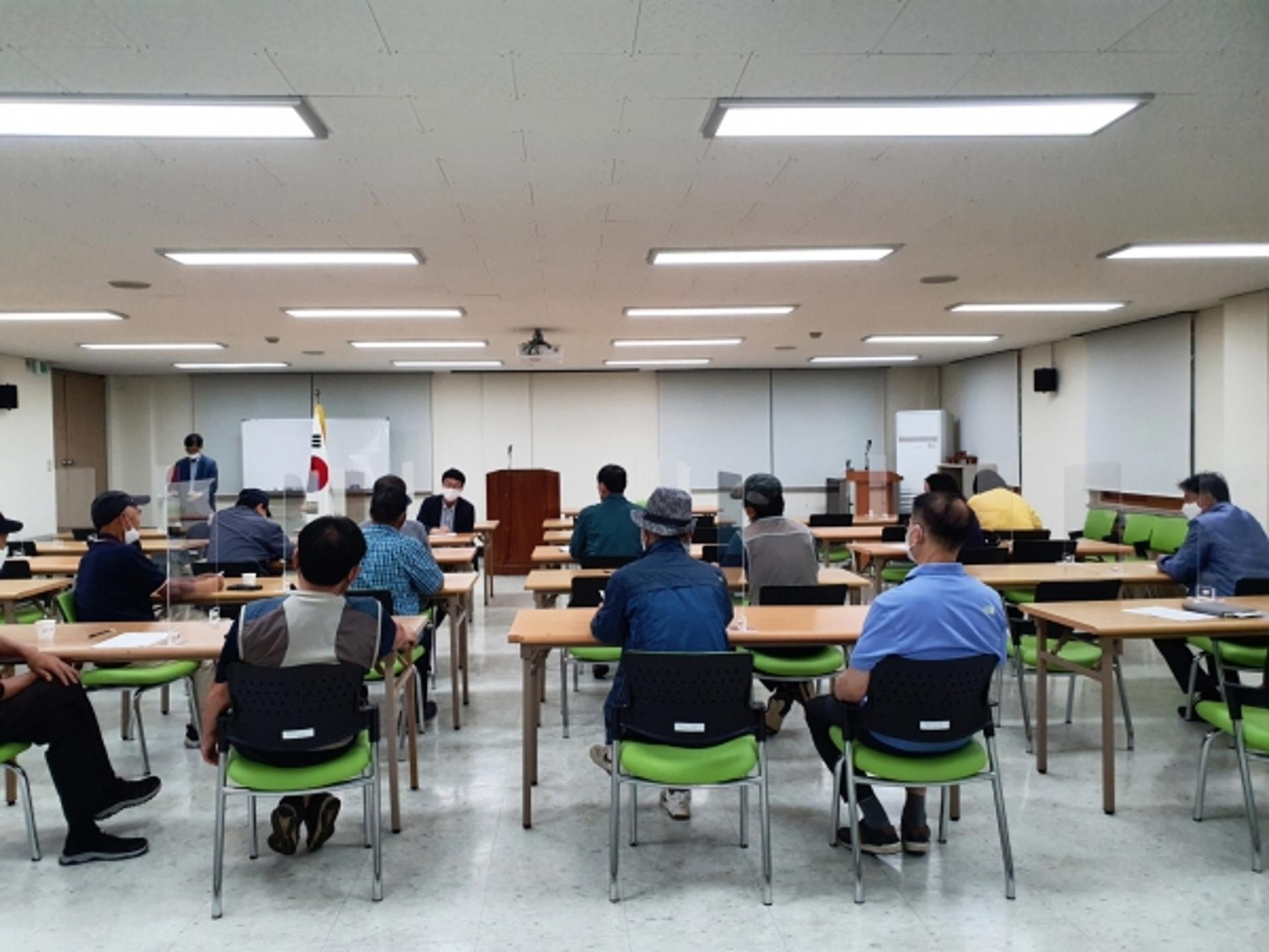 의왕시, 신품종 '홍산마늘' 시범재배 평가회 가져