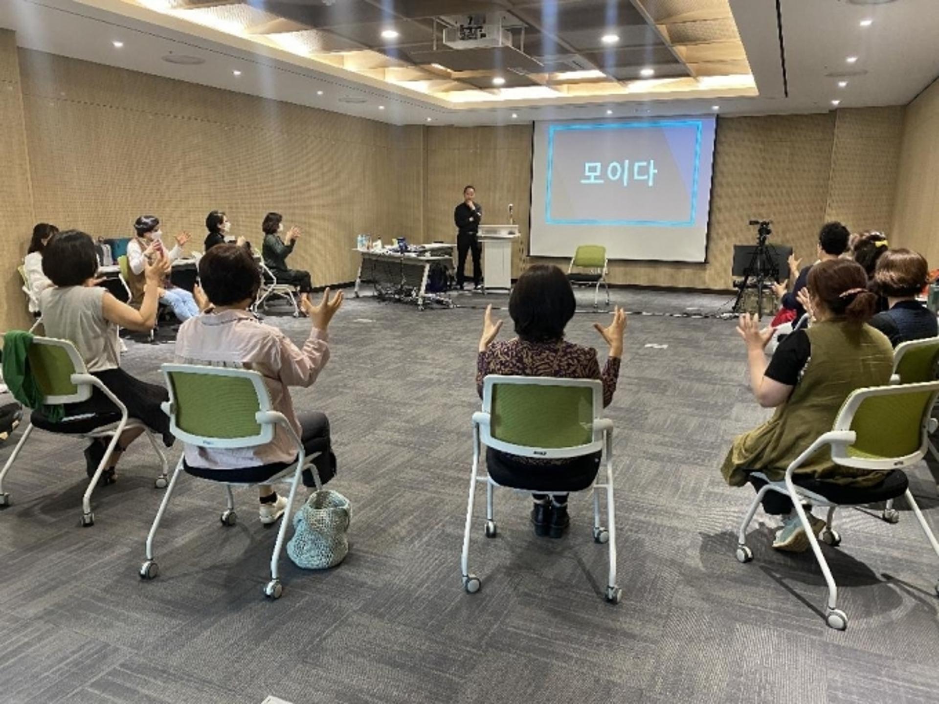 경기도, 올가을부터 수어 문화관광해설 시범 서비스