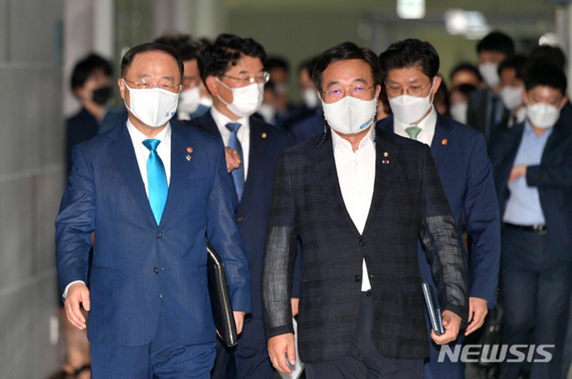 '원칙 경선' 힘 받은 이재명, 전국민 재난지원금 '정조준' 하나