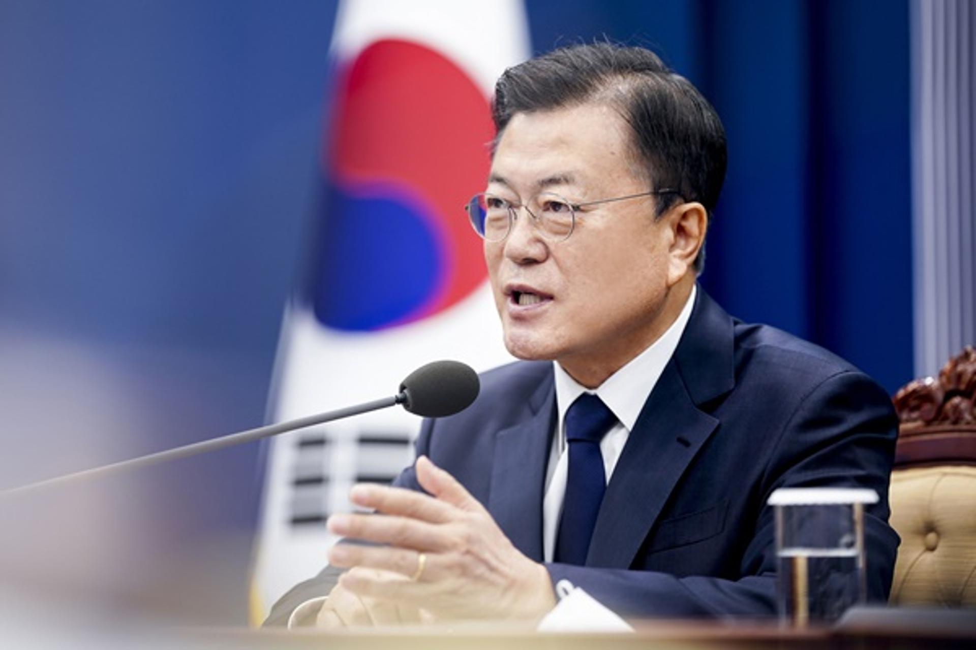 문 대통령, 헌법기관장 간담회… 윤석열·최재형 관련 메시지 나올까