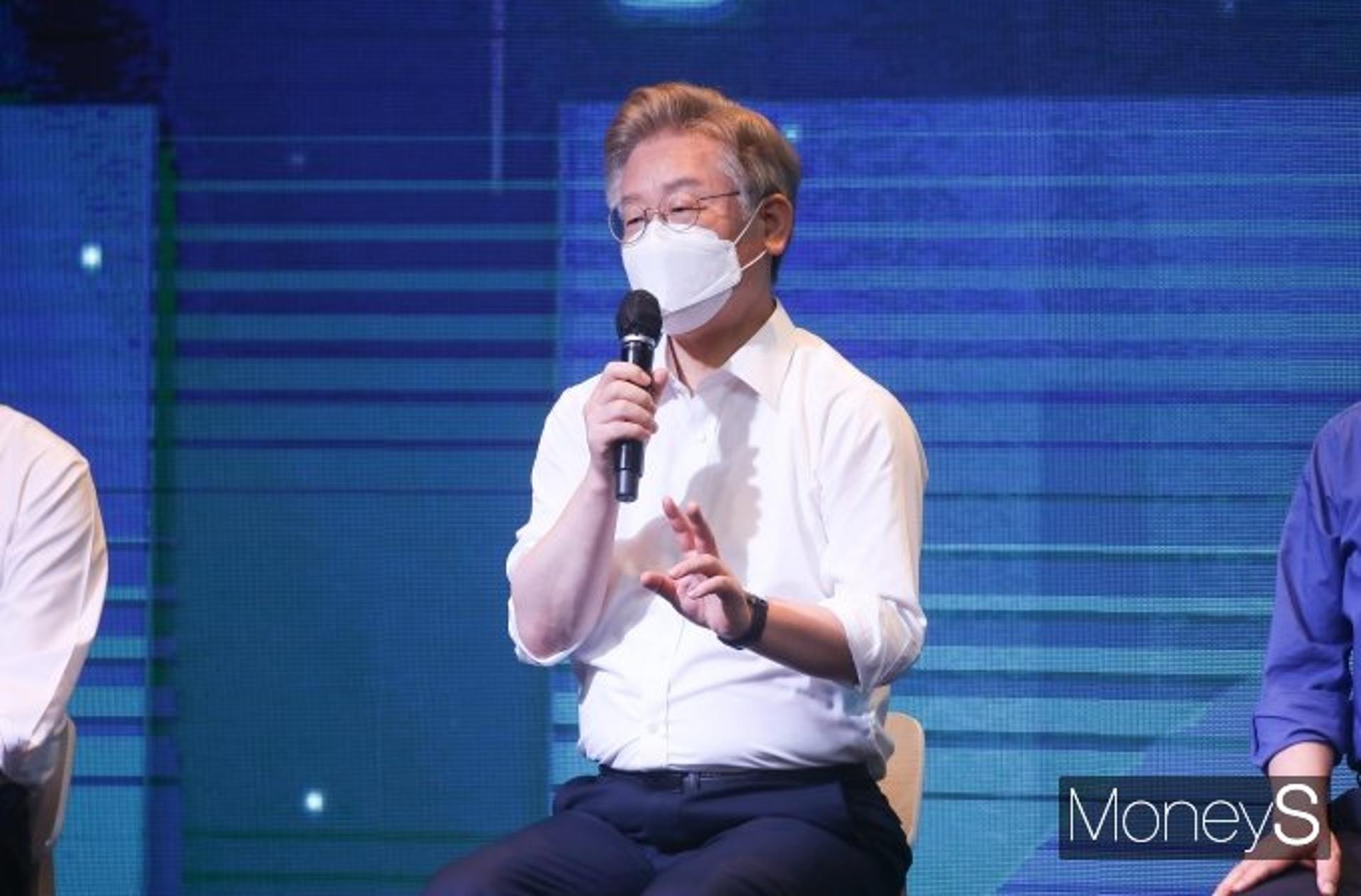 '대선 출마 선언' 이재명, 비대면 기자간담회… '성장과 공정' 소통