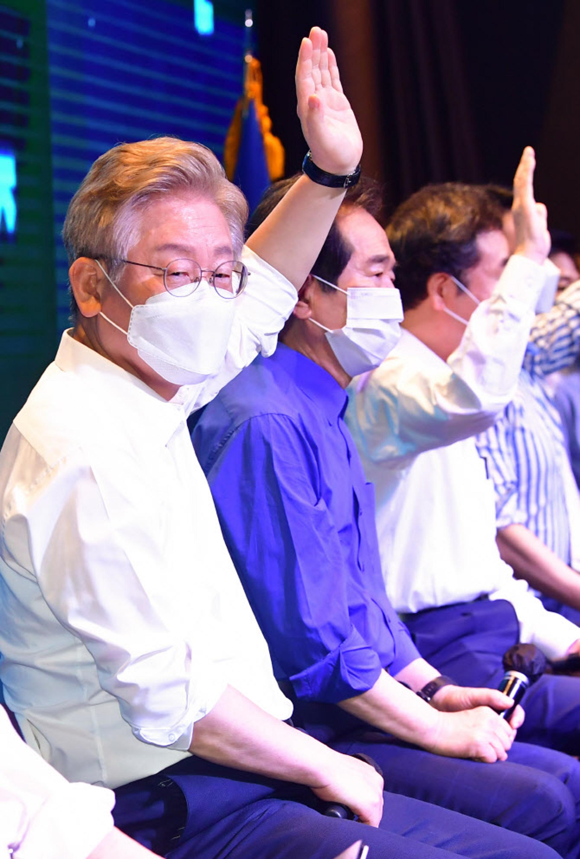 이재명 "기본소득, 제1공약 아냐…미래먹거리 마련이 훨씬 더 중요"