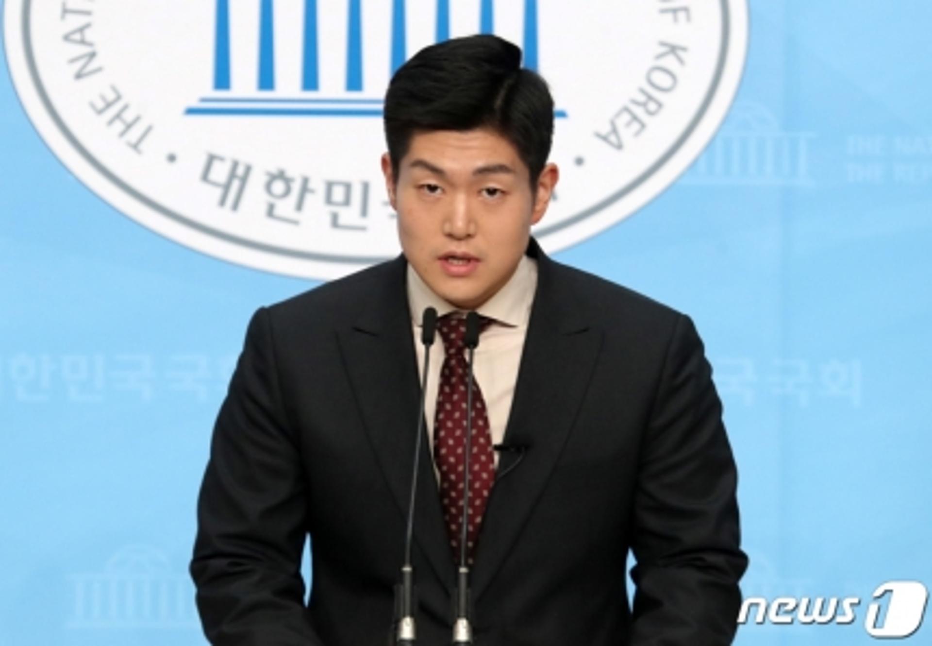 "국민의 짐(Gym) 올림"… 정부 방역지침 비판한 김재섭, 자학 개그?