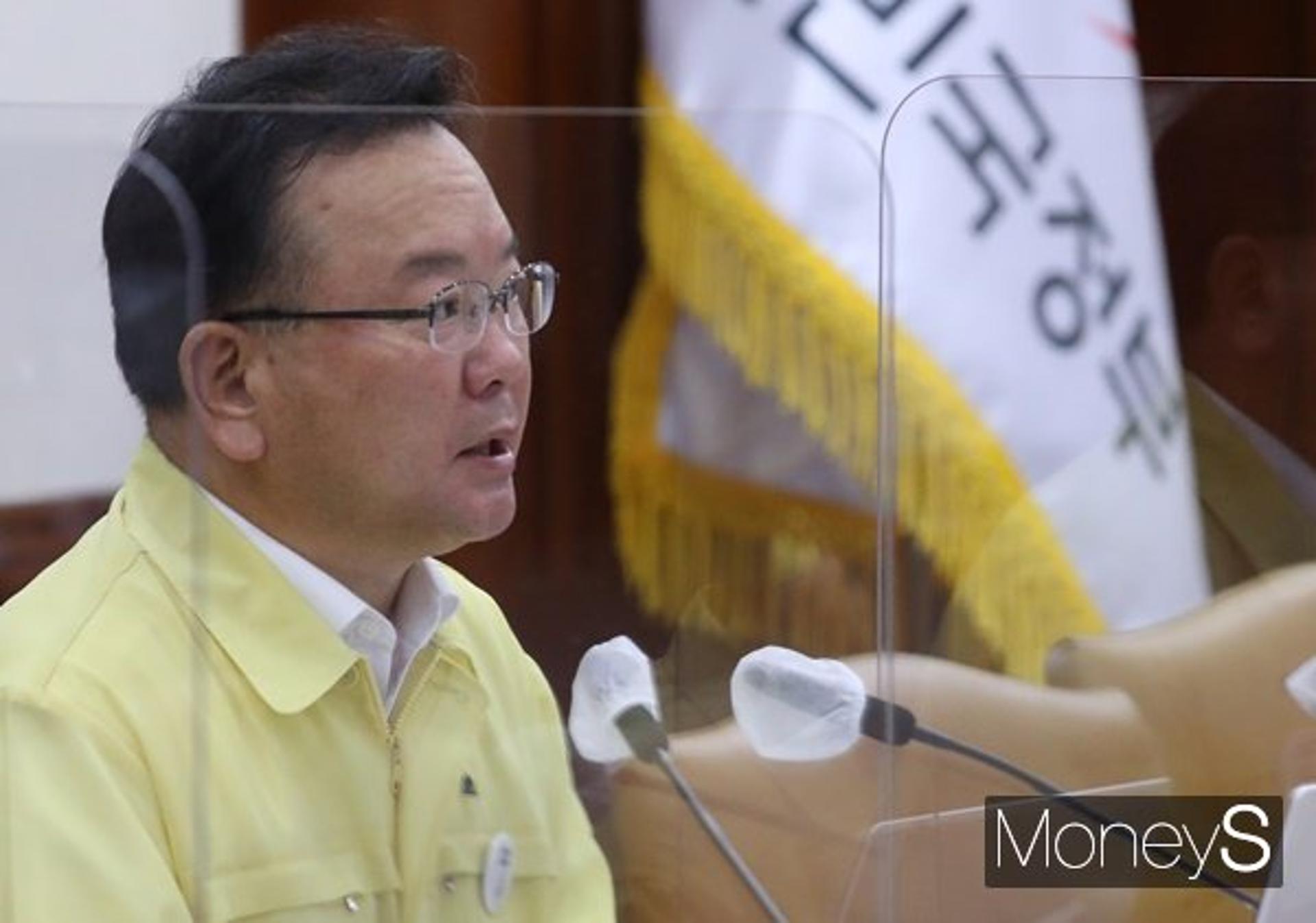 김부겸 "비수도권 '오후 6시 이후 5인 이상 모임 금지' 통일해야"(상보)