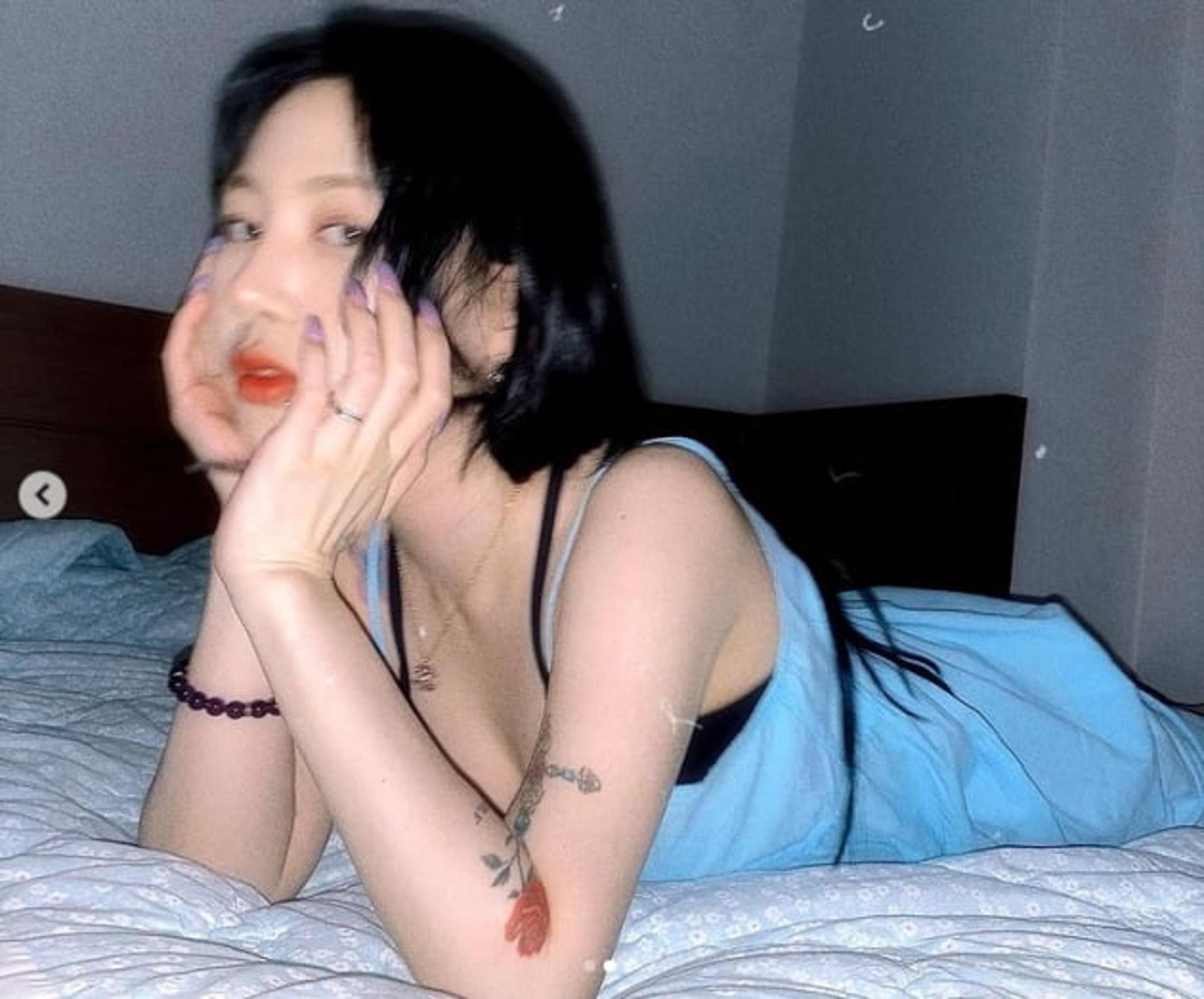 "장미타투 어때요?"… 제이미, 침대에 엎드려 '도발'