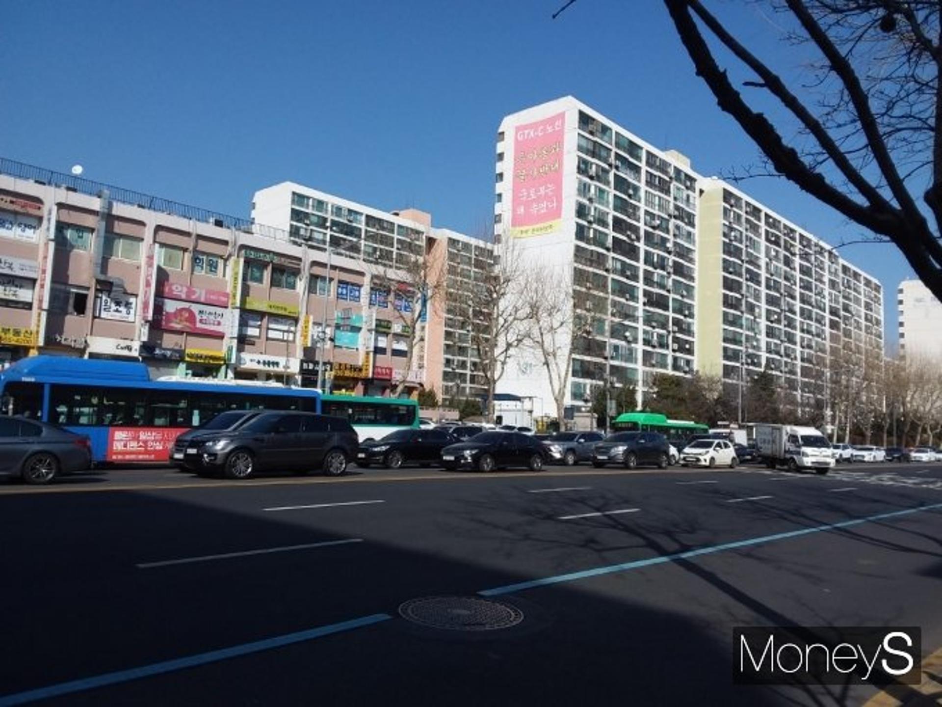 재건축 조합원 2년 거주 의무 폐지 영향? 은마 전셋값 1억원 '뚝'