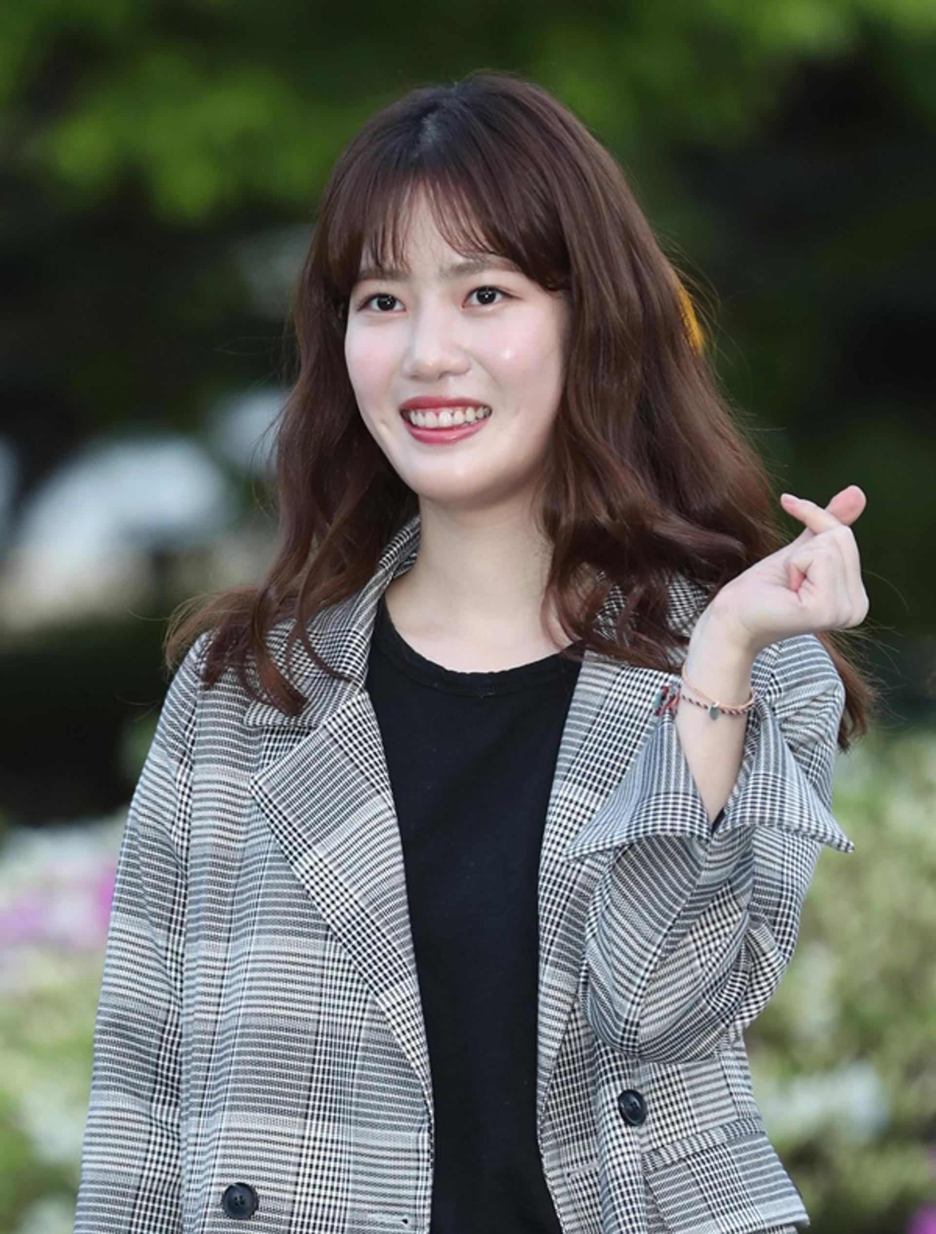 "중학교 동창일 뿐"… 데프트와 열애설, 양혜지 누구?
