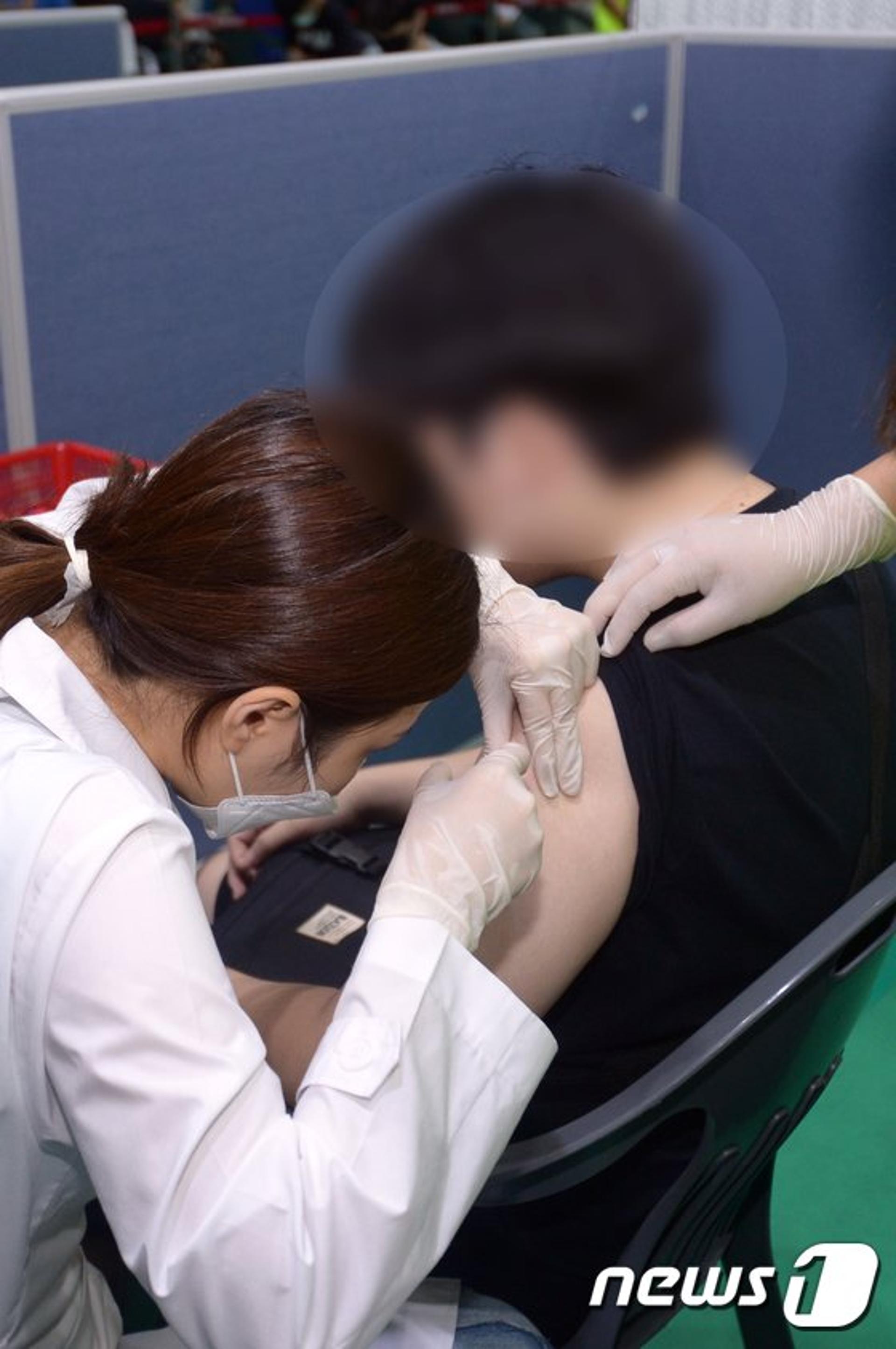 전남도, 자율접종 8만9000명분 활용 접종 박차…택배·환경미화원 등 대상