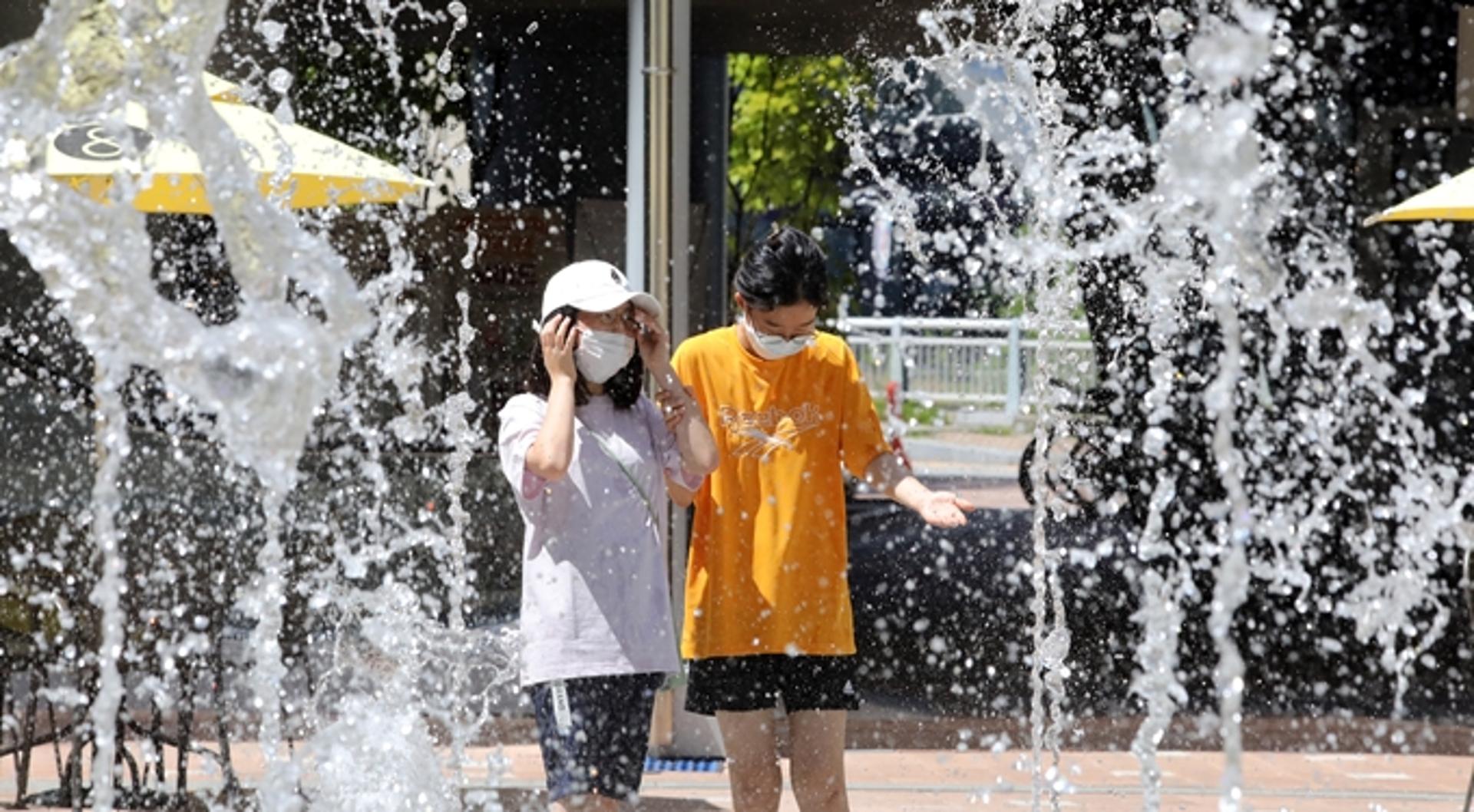 [내일 날씨] 펄펄 끓는 더위… 일부 지역 38도
