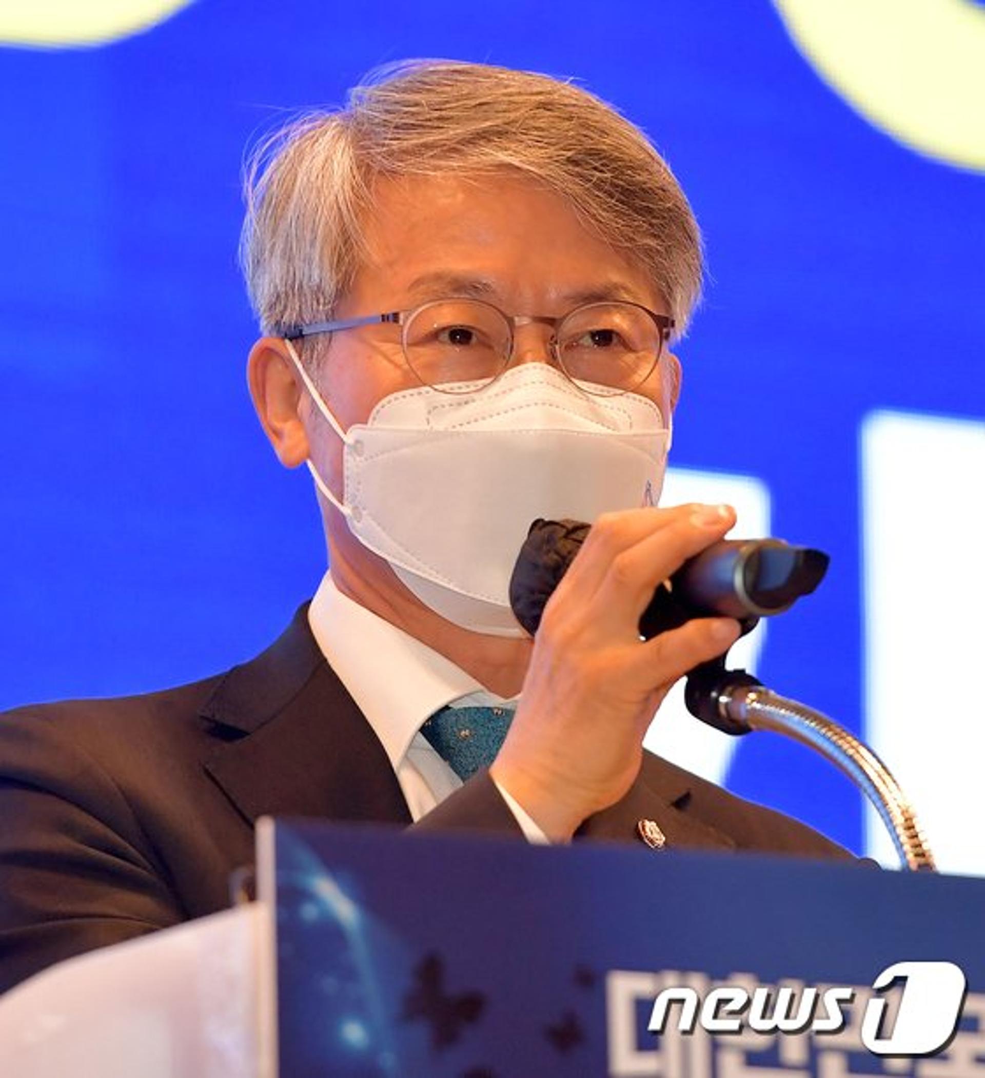 민형배 직격 "지지율이 추락하자 사면론에 이번엔 지역주의, 궁여지책이라면 최악에 최하수"