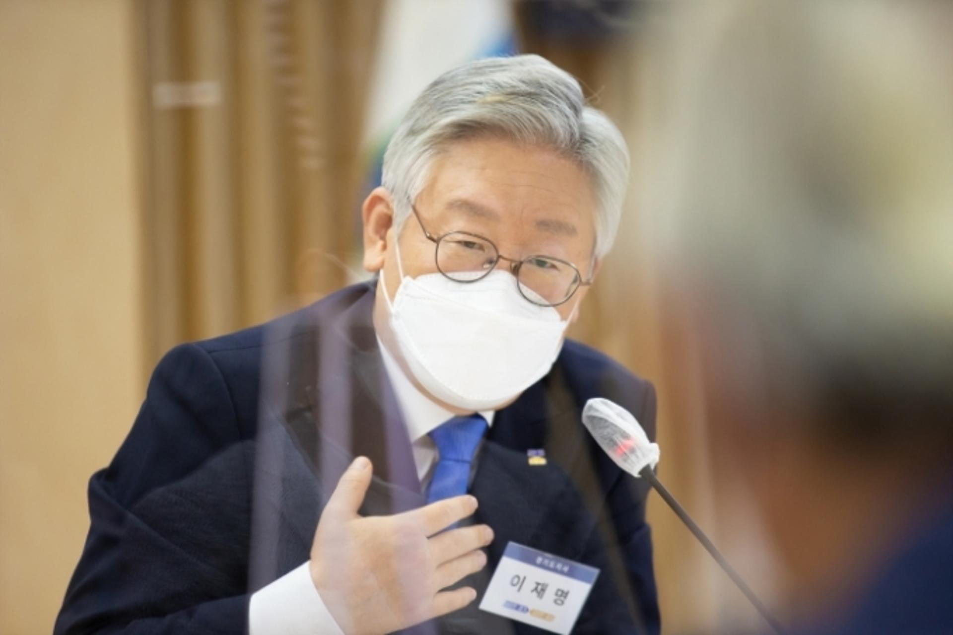 "경기도민 전체 재난지원금 검토"… 이재명, 일부 기초단체 건의에 입장 표명