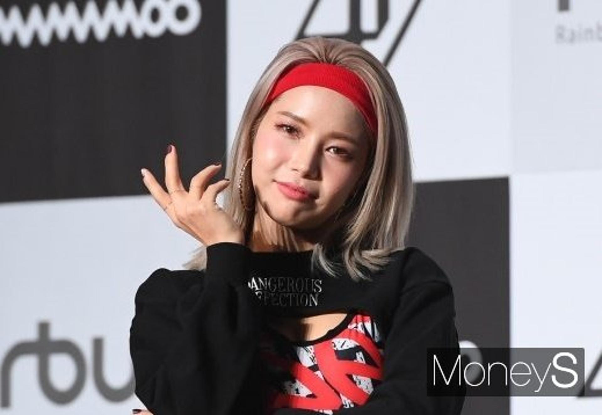 "초역세권 45억 건물주"… 마마무 솔라 매입, 신촌 꼬마빌딩 어디?