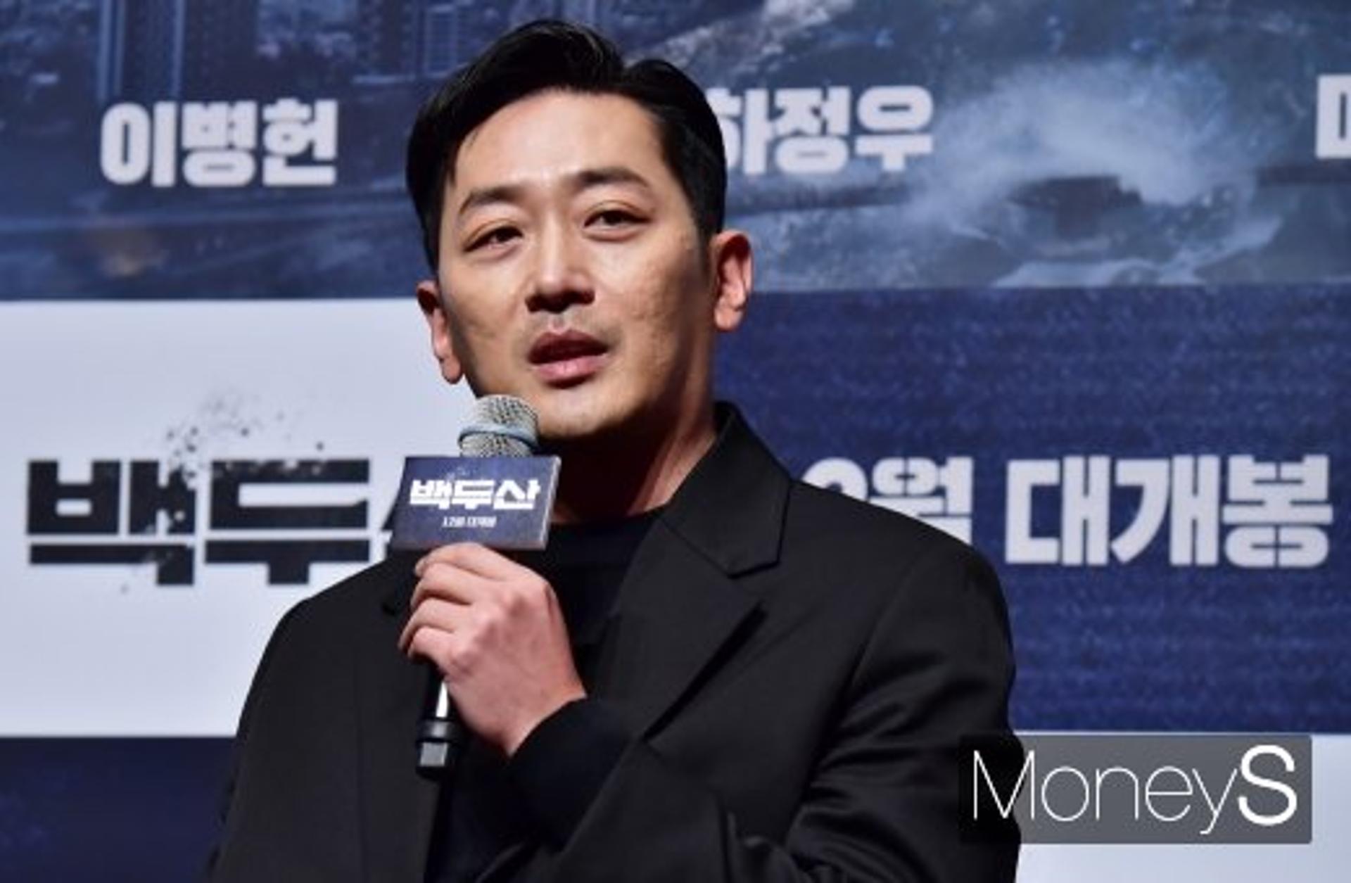 "재벌인줄"… 막강 변호인단 거느린 하정우, 오늘 첫 공판