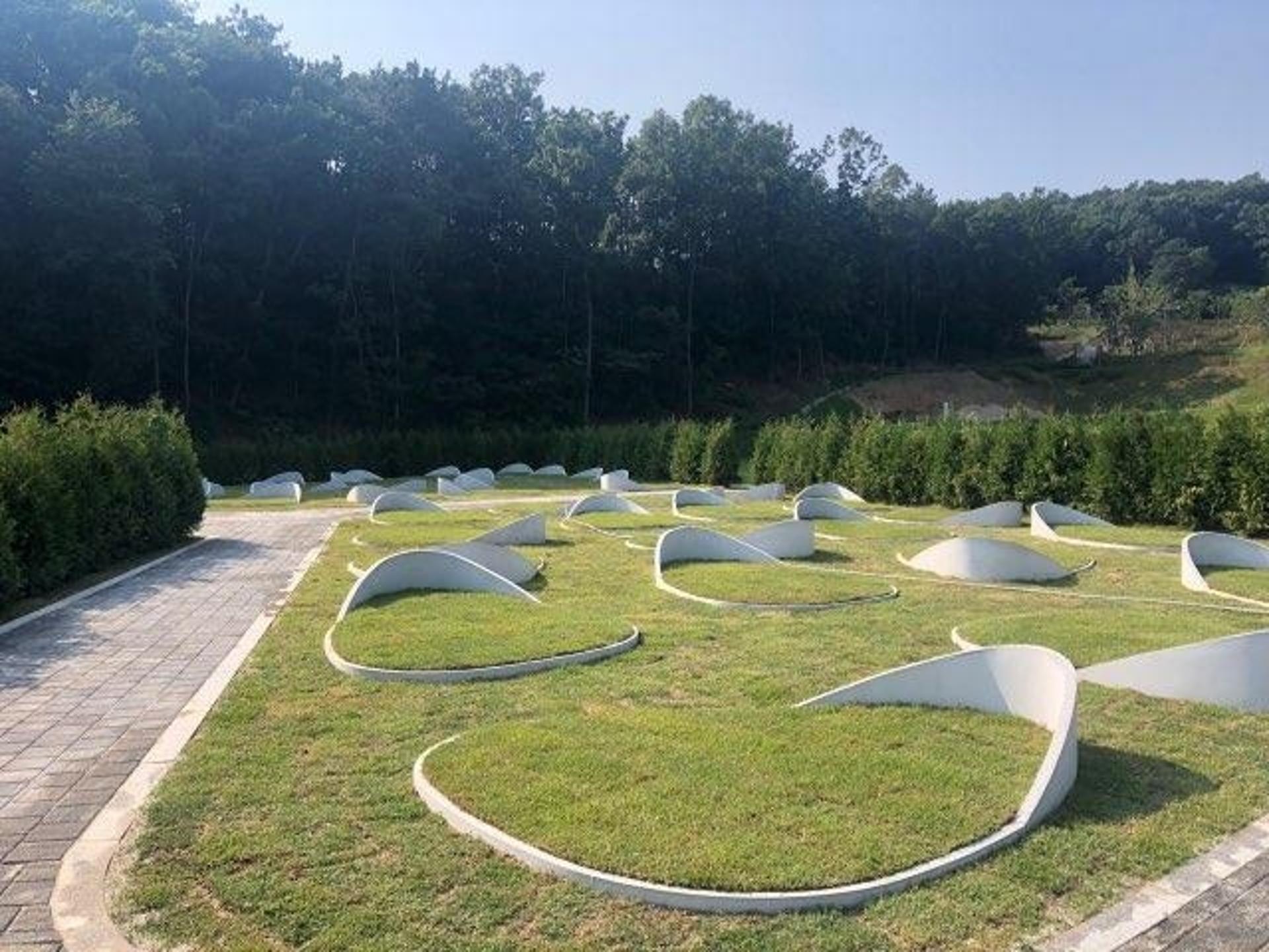화성 함백산추모공원, 문화예술체육인 특화묘역 운영