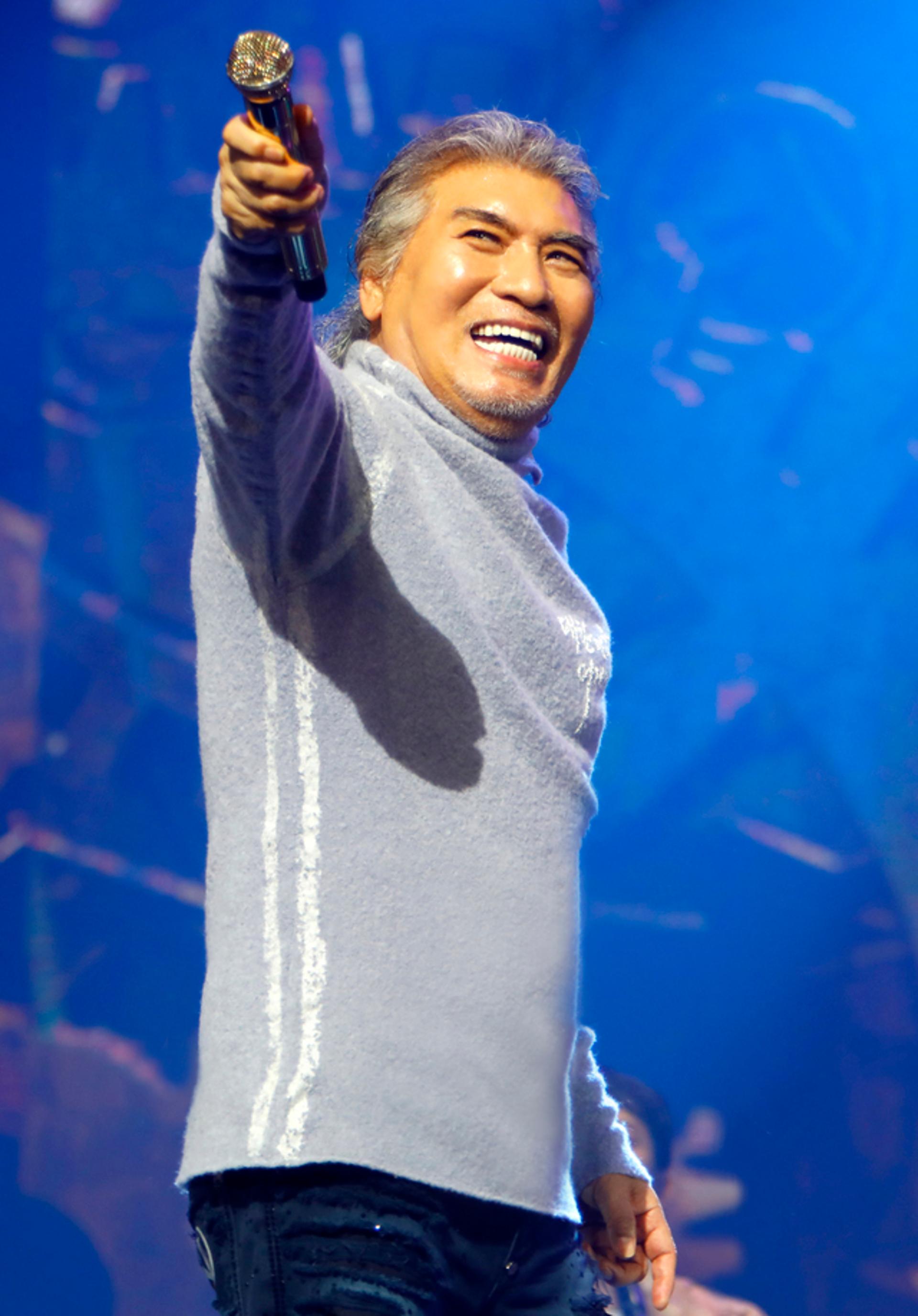"아, 테스형!"… 나훈아, 부산 이어 서울콘서트 연기