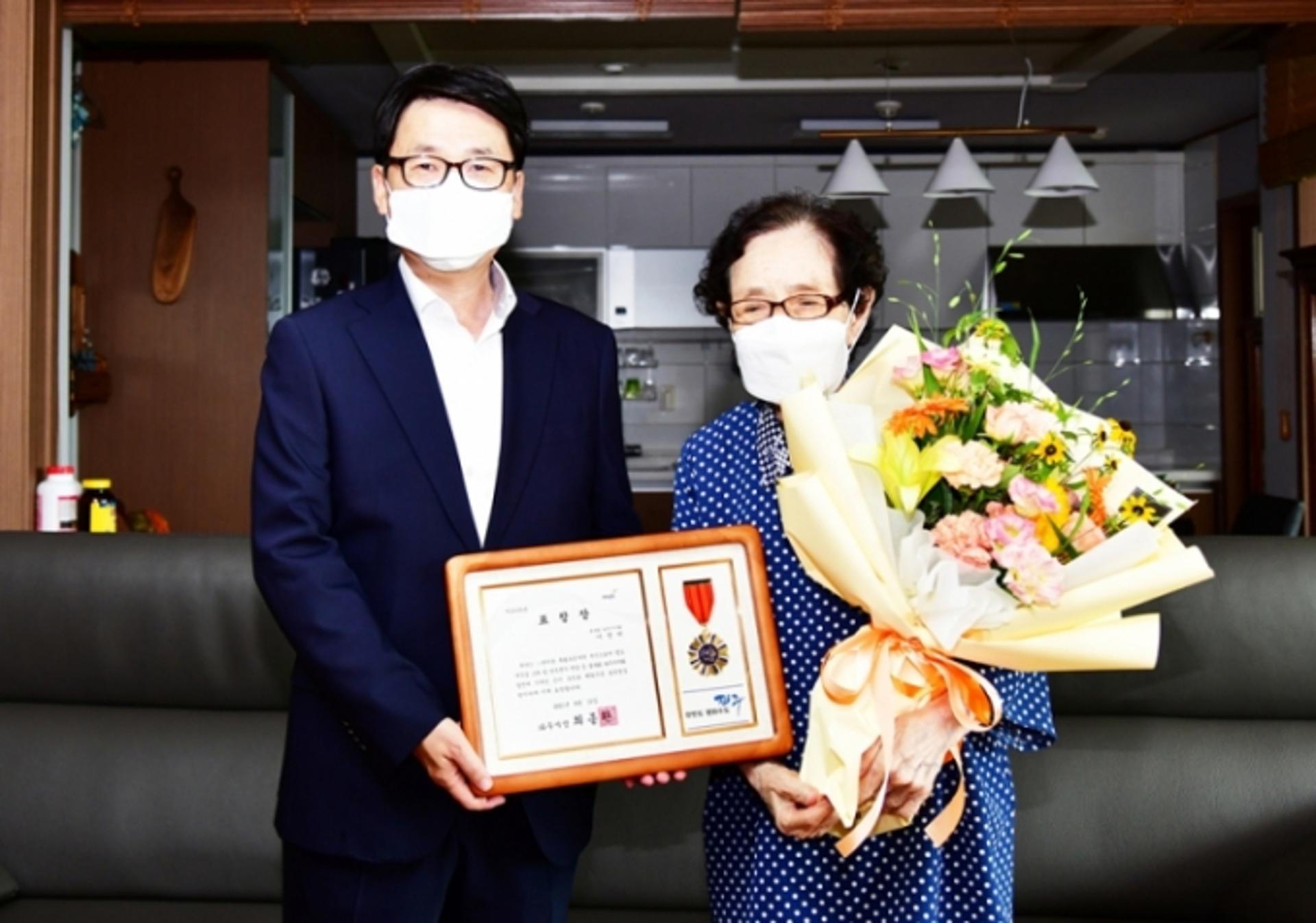 "명예와 예우 더 높일수 있도록"…파주시, 독립유공자 찾아 감사·위로의 마음 전해