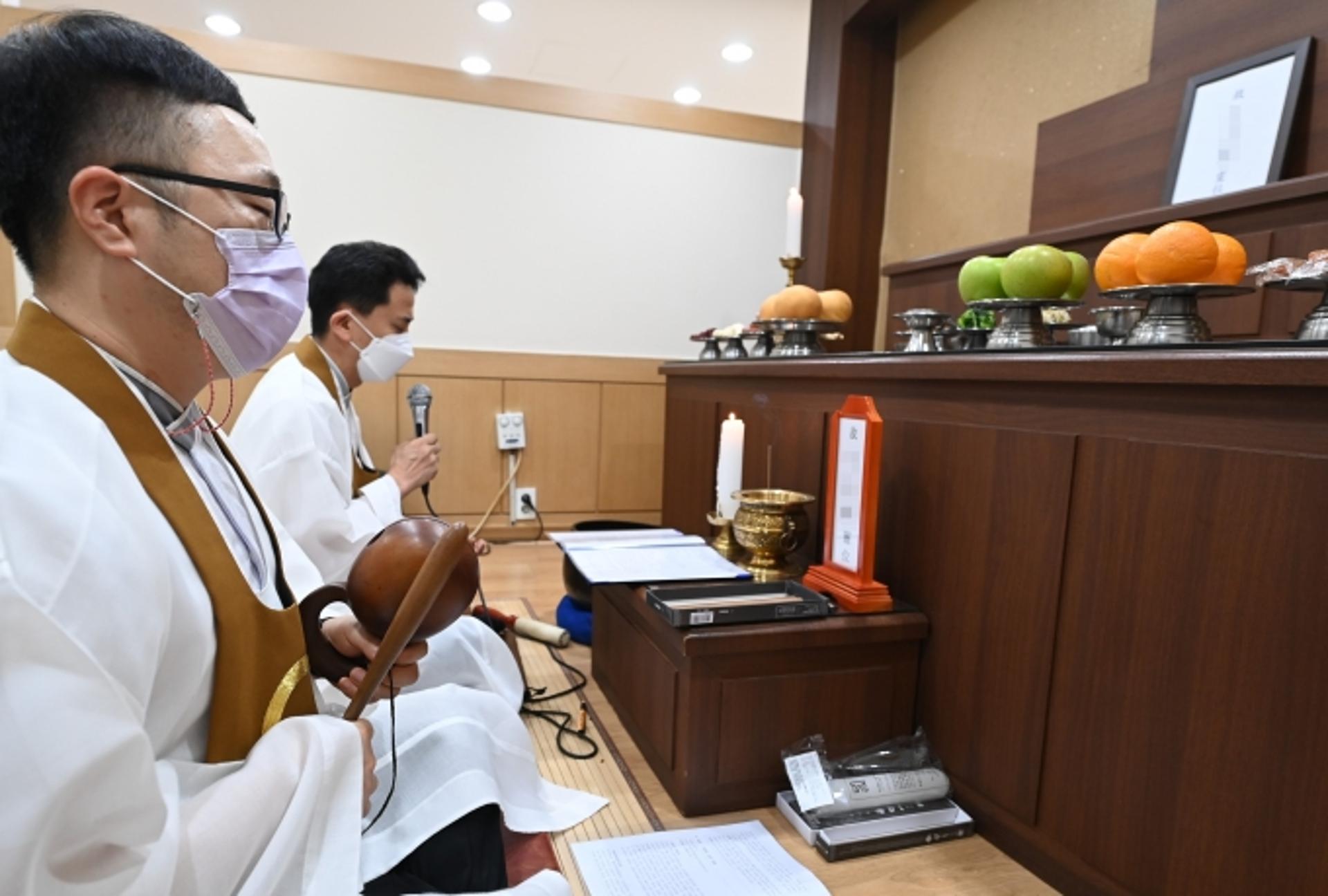 수원시, 종교단체와 '공영장례 업무협약' 체결후 첫 장례식 거행