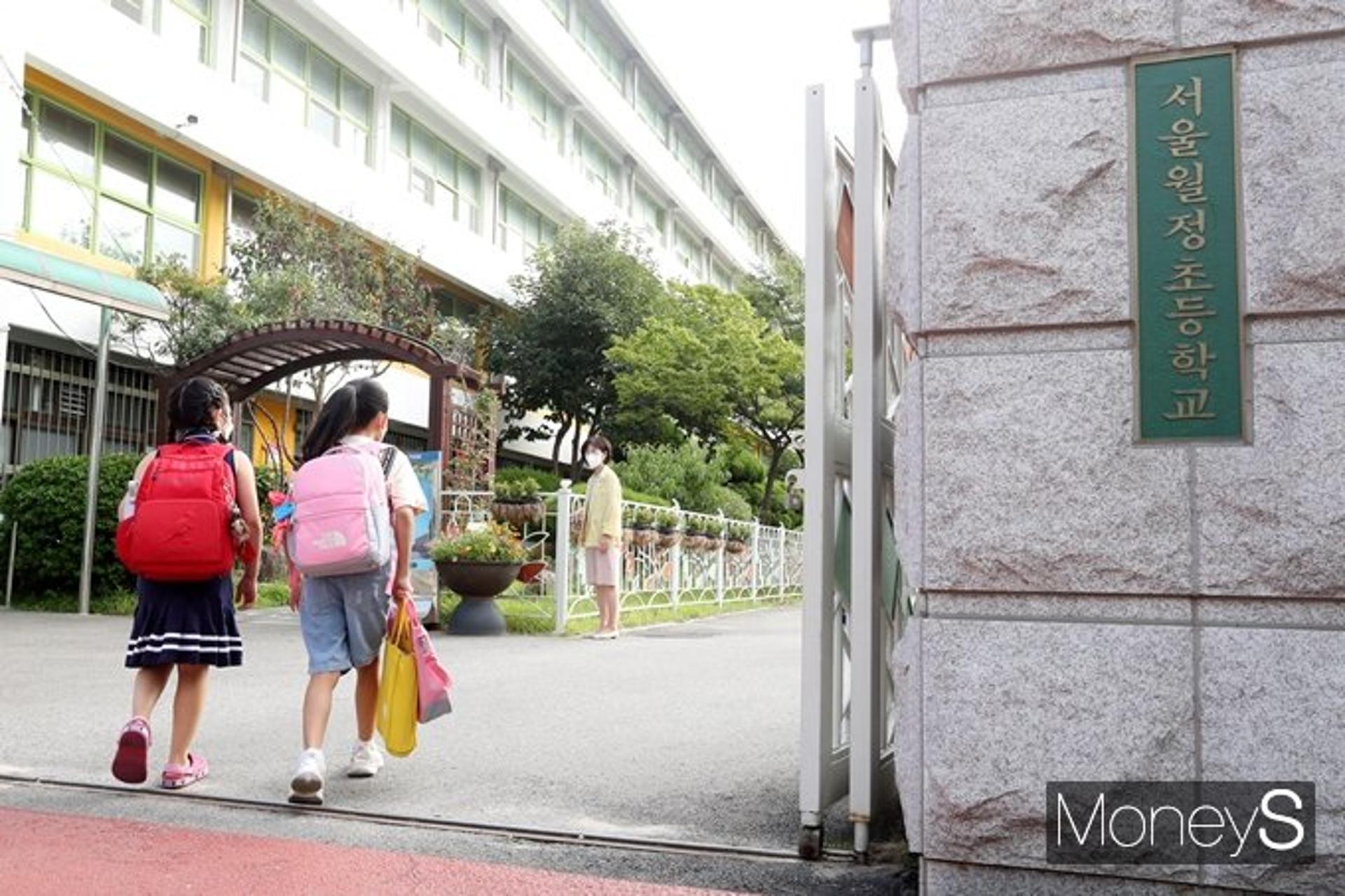 코로나에도 학교 간다… 초·중·고 본격 개학, 초1·2·고3 매일 등교