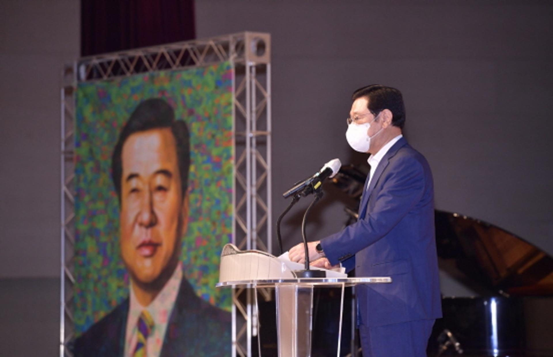 이용섭 광주시장 "김대중 대통령 가르침 받들어 광주 담대하게 전진"