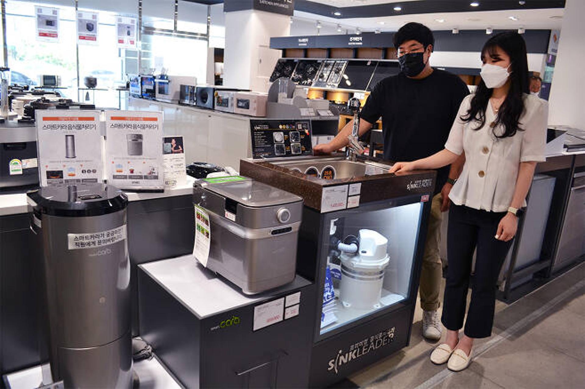 쑥쑥 크는 음식물 처리기 시장… 필수 주방가전 등극할까