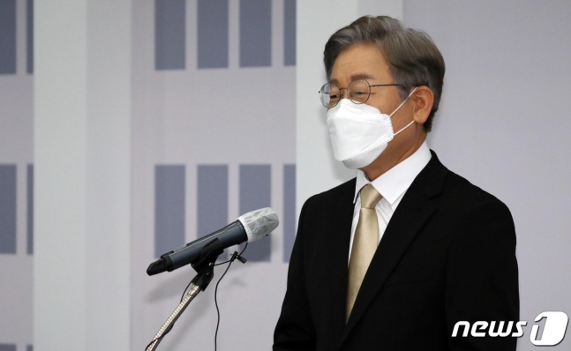이재명, "북-미에 '조건부 제재완화' 제안"…'실용적 통일외교' 구상 발표