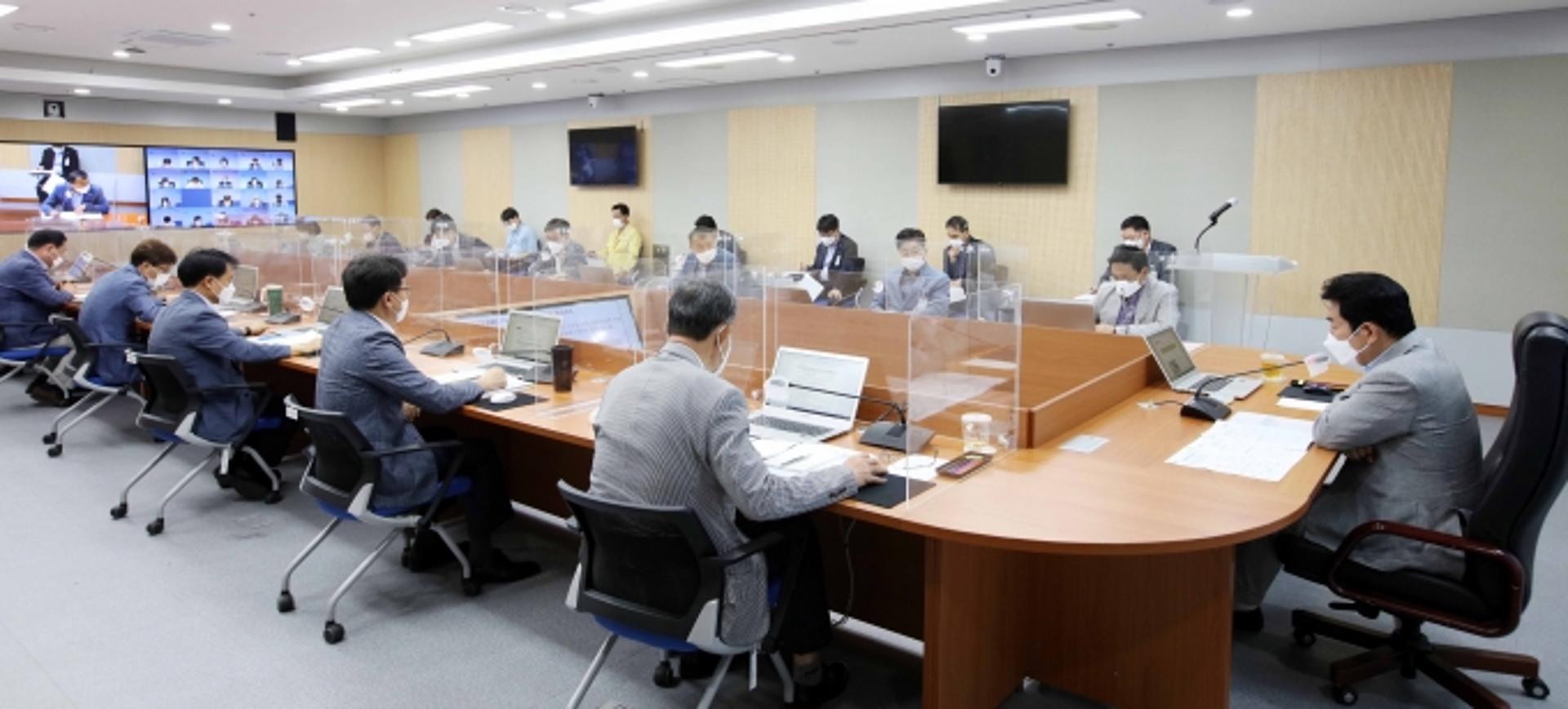 백군기 용인시장 "22년 본예산에 소상공인 지원예산 최우선으로 편성해달라"