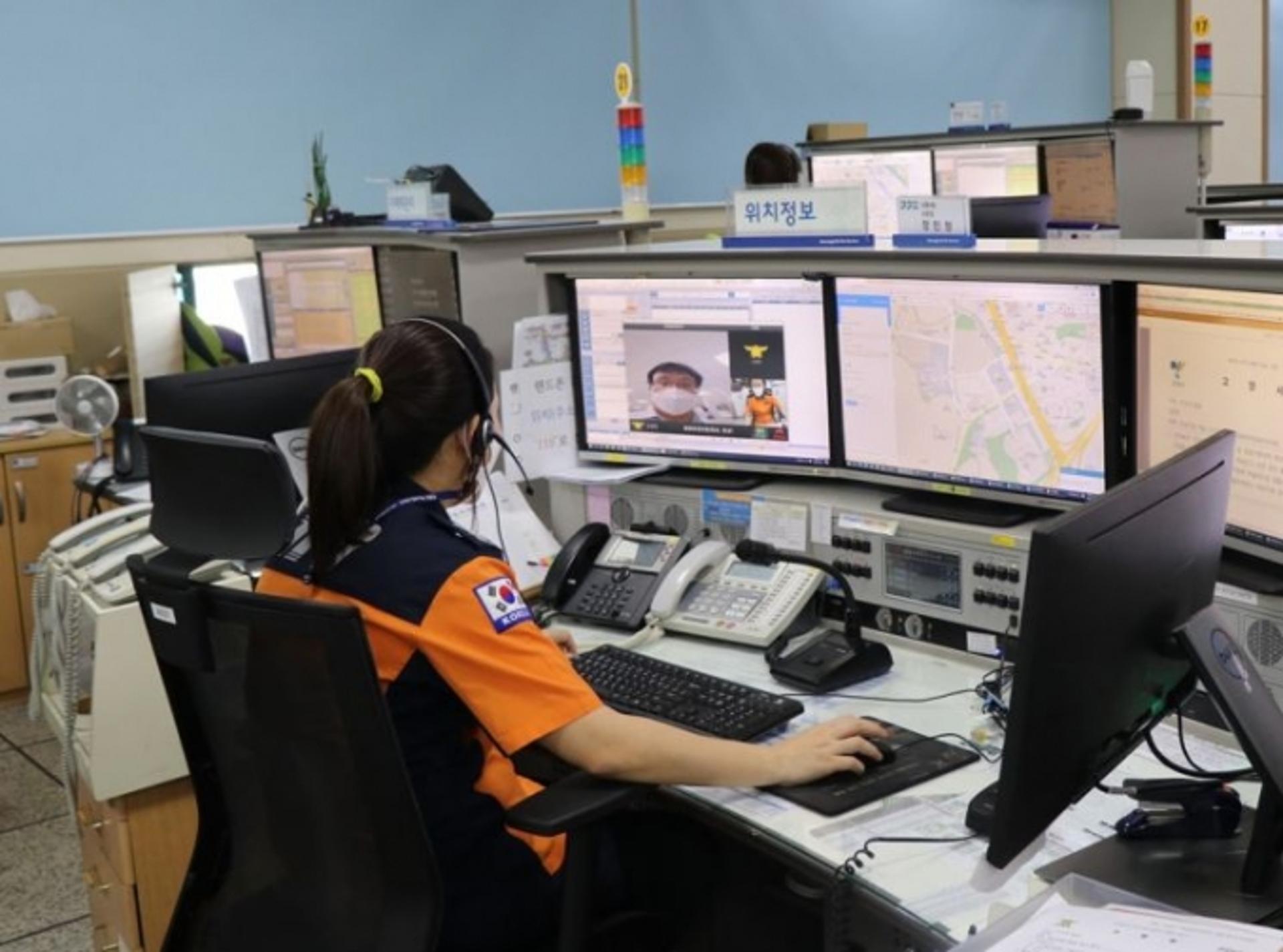 "청각장애인, 119 재난신고 '수어'로 하세요"…경기소방, '3자 영상통화 시스템' 구축