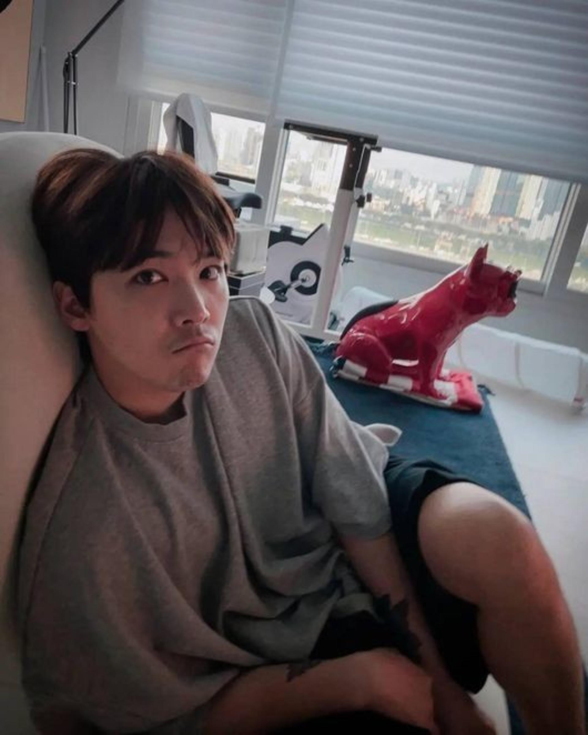"팔이 안 들려요"… 이홍기, 화이자 백신 후기