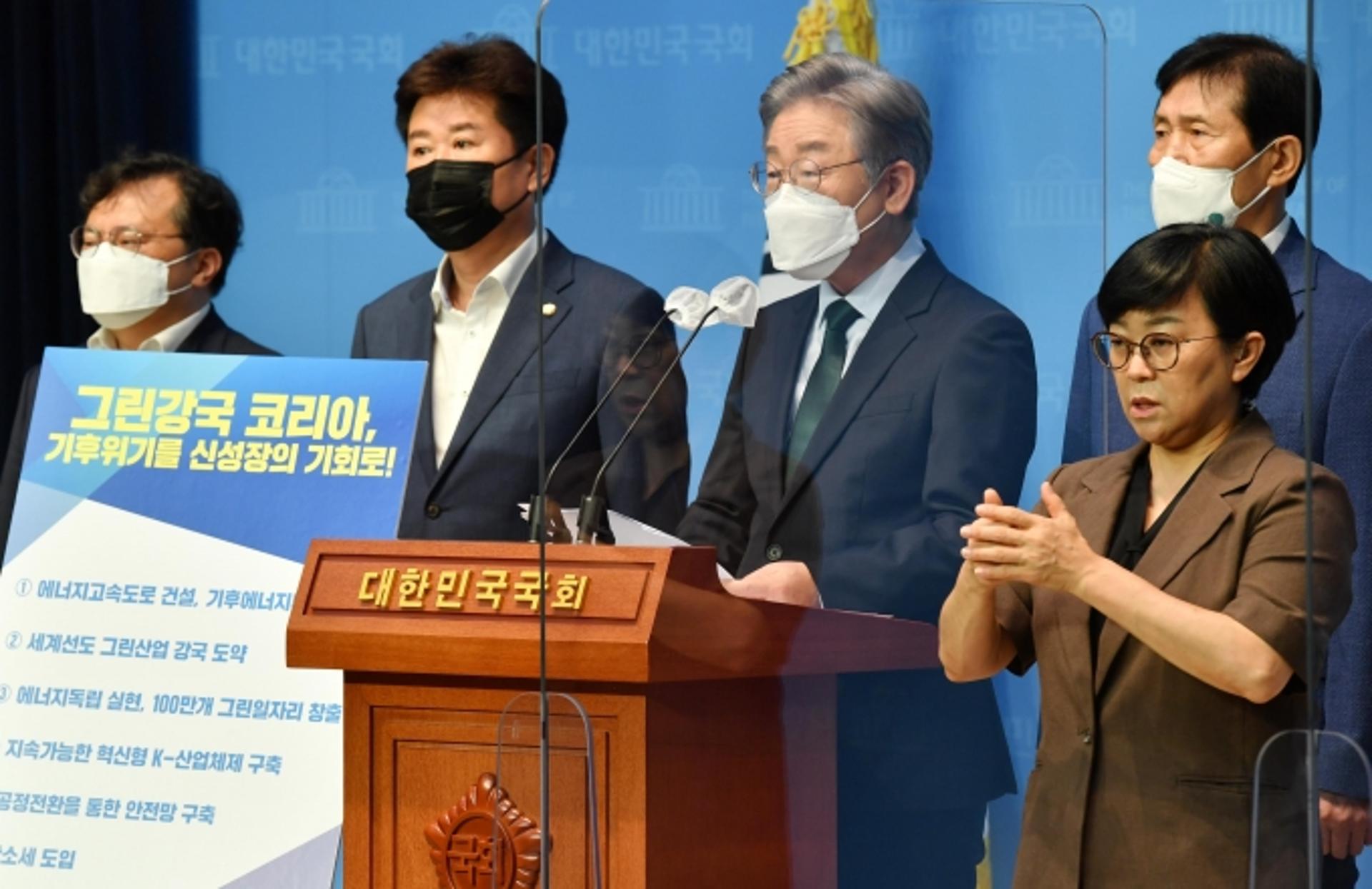권익위 "이재명 청탁금지법 위반여부 해석한 적 없어"