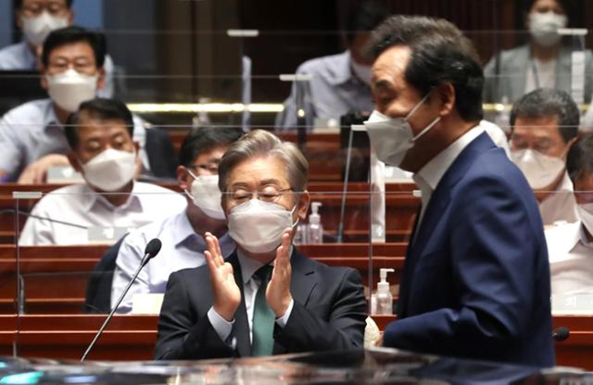 "행정수도 이전 찬성표 던진것 부끄럽다"…'충청수도권 공약' 이낙연 과거발언 재조명