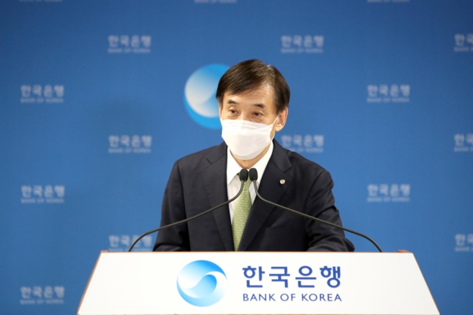 이주열 "코로나19 이후 대비해야… 디지털·친환경 피할 수 없다"
