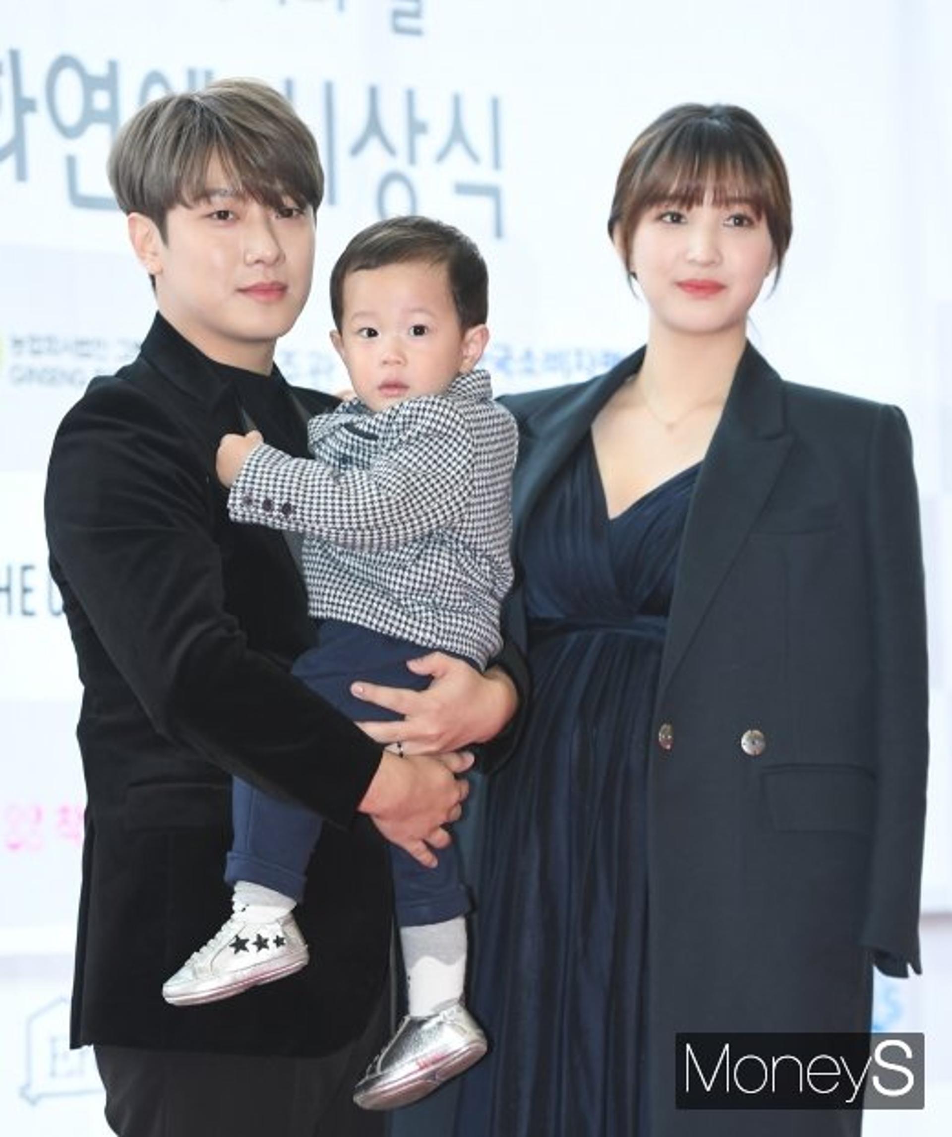 '미복귀 전역' 최민환, 라방서 무슨 말 할까?
