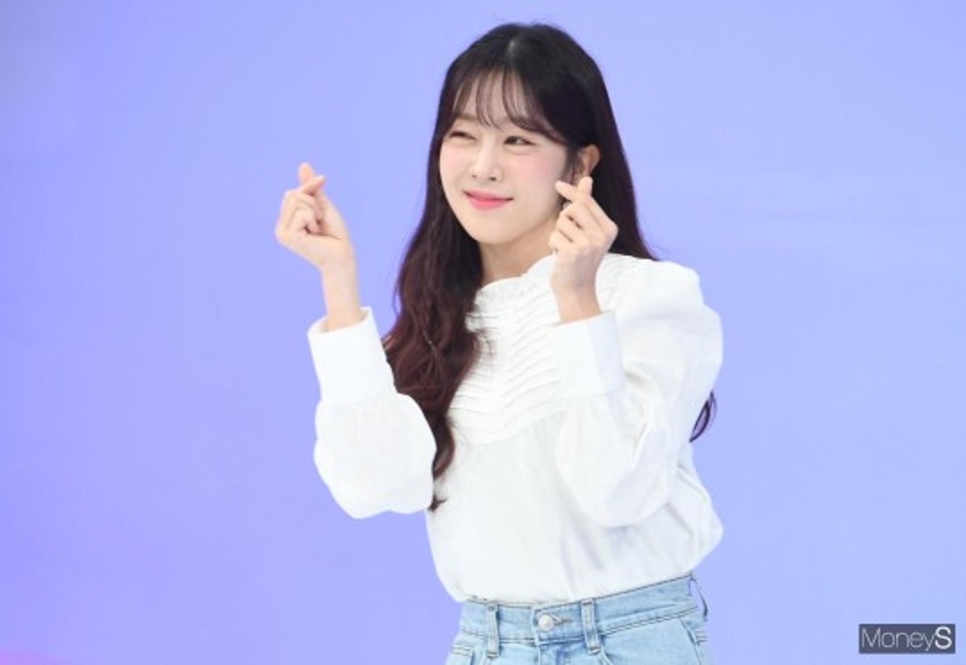 [전문] "7주년을 마지막으로"… 라붐 리더 유정, 팀 떠난다