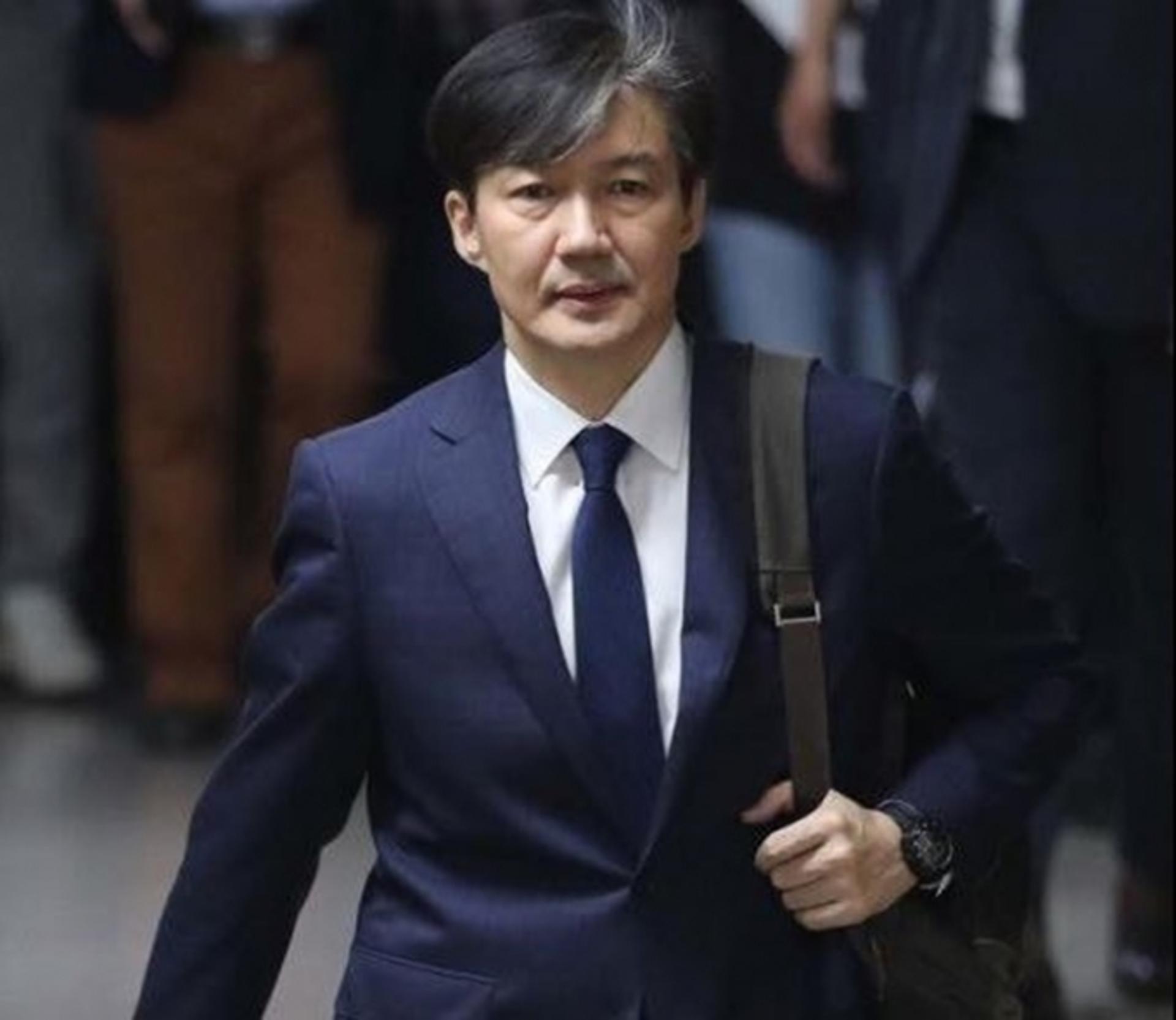 조국 "윤석열, 그에게 국민은 잠재적 피의자일 뿐 "