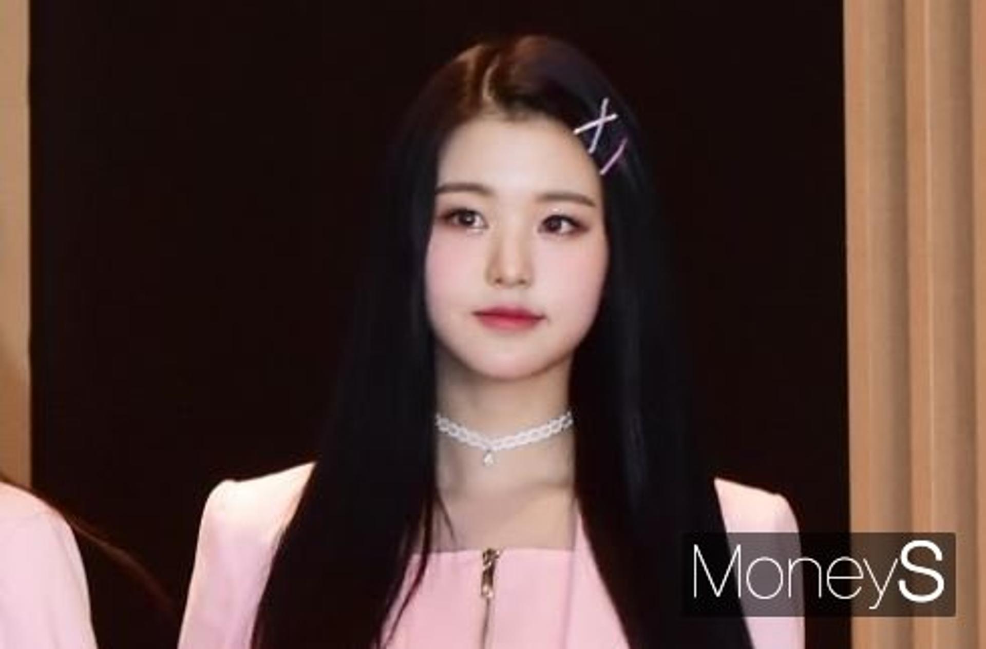 [전문] 장원영 코로나19 완치… "휴식 취하는 중"