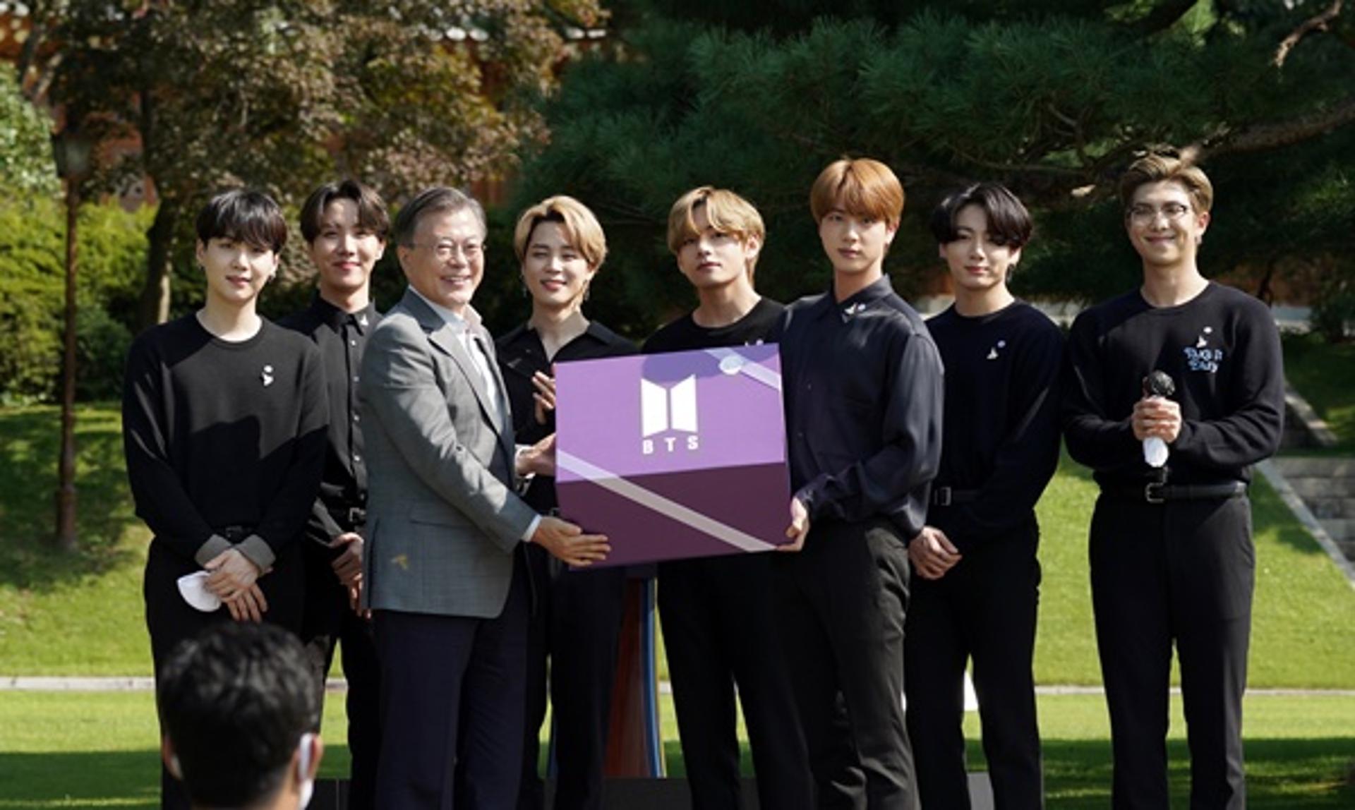 방탄소년단, 문 대통령에 '문화특사' 임명장 받는다