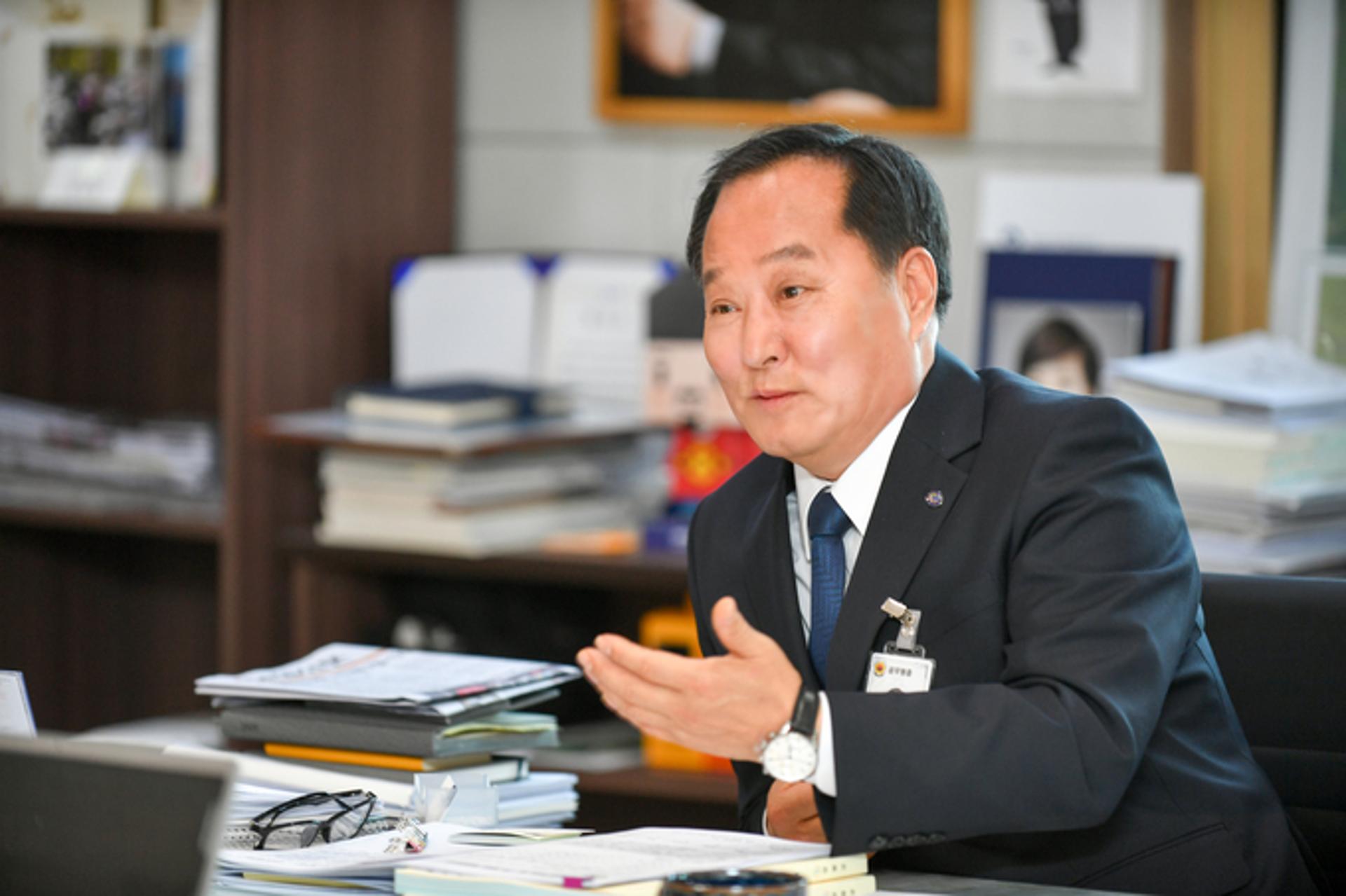 [인터뷰] ① '끈기와 뚝심으로 양평의 미래 발전 이끈' 정동균 군수