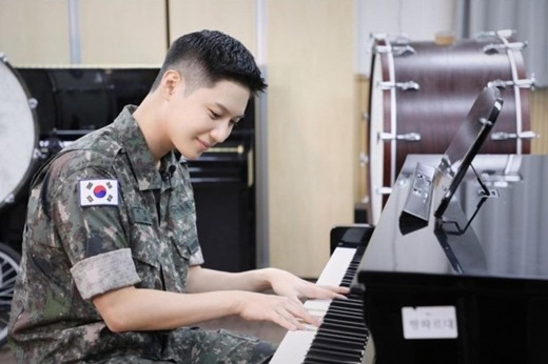 '군악대' 샤이니 태민 근황, "팬들 보고싶다"