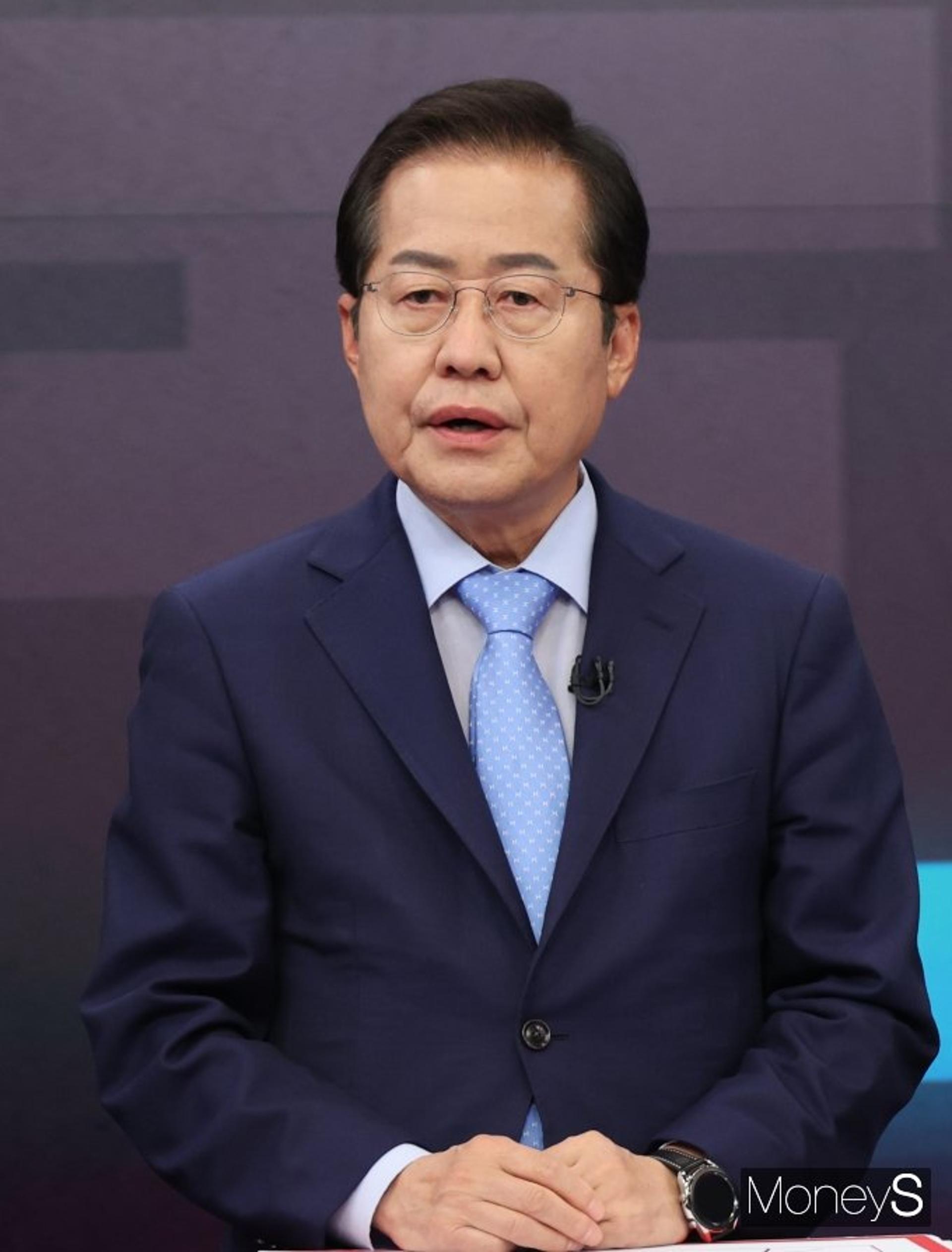 홍준표 "조국 일가 수사는 과잉수사"… 생각 바꿀 여지는 남겨