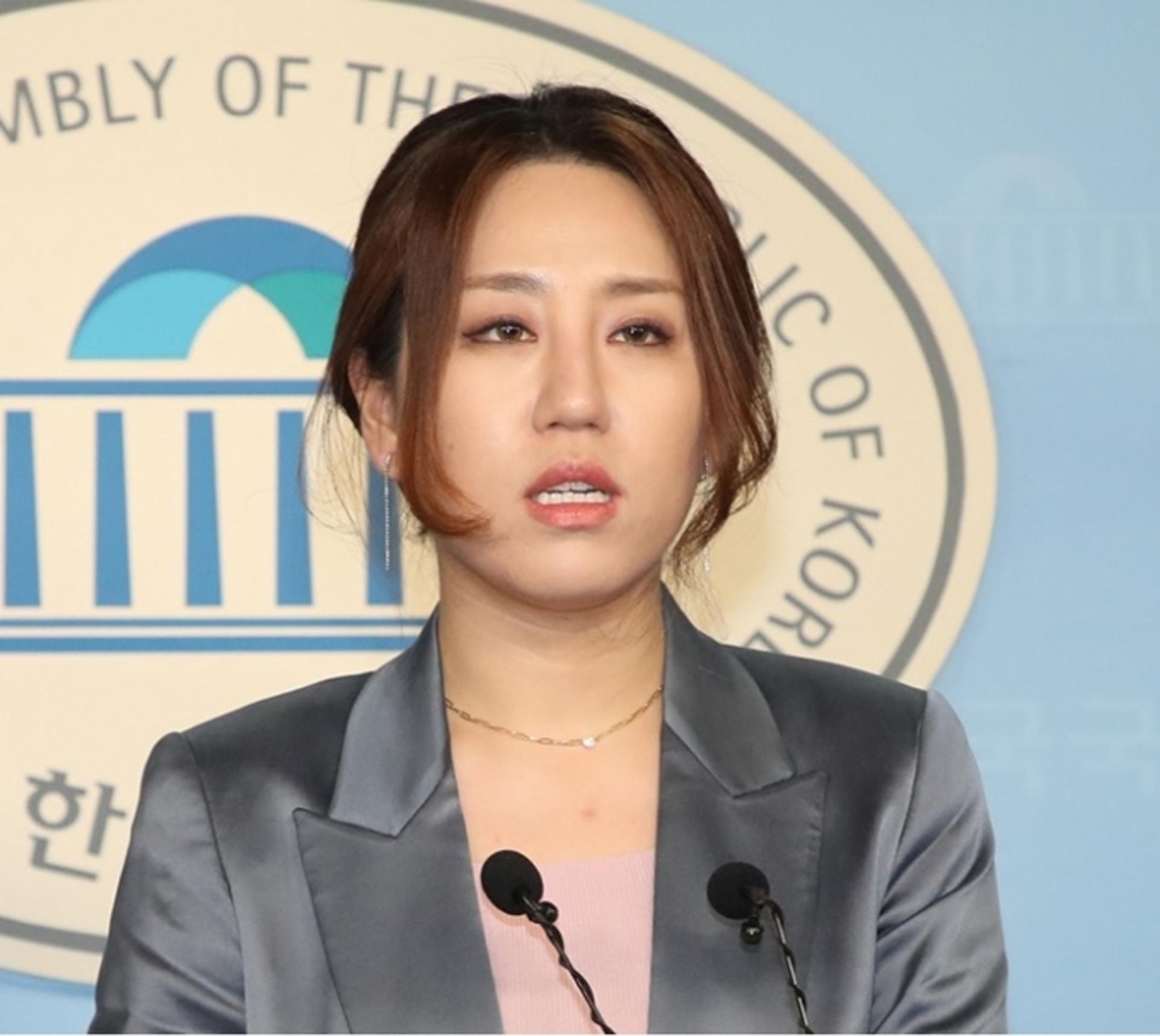 '고발사주 의혹' 제보자 조성은, 윤석열·김웅 명예훼손으로 고소