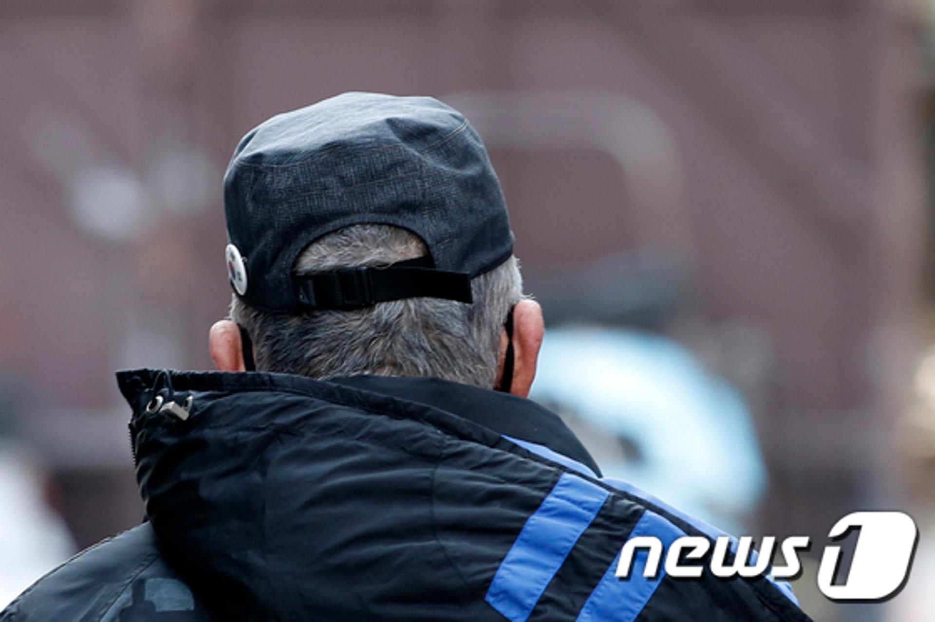 팍팍한 살림에… 60대 이상 보험약관대출, 13조원 넘었다
