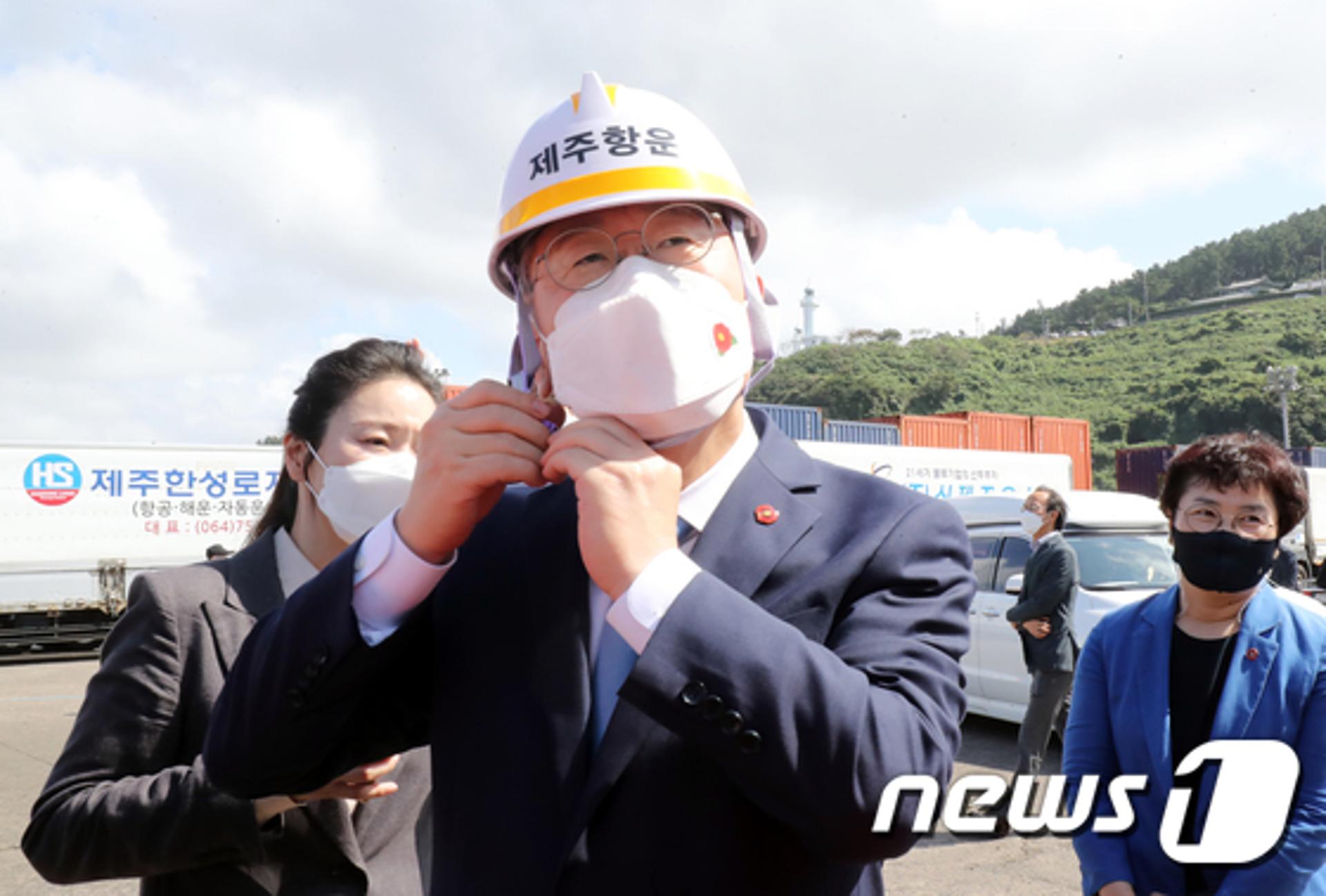 이재명, 제주 5대 정책공약 발표…"평화·치유·청정환경 중심지로 만들겠다"