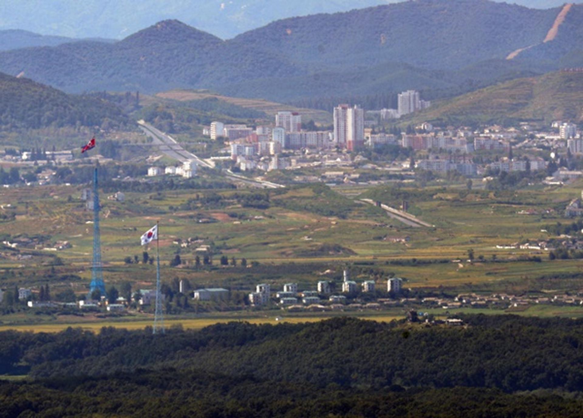 합참 "북한, 동해상으로 미상 발사체 발사"