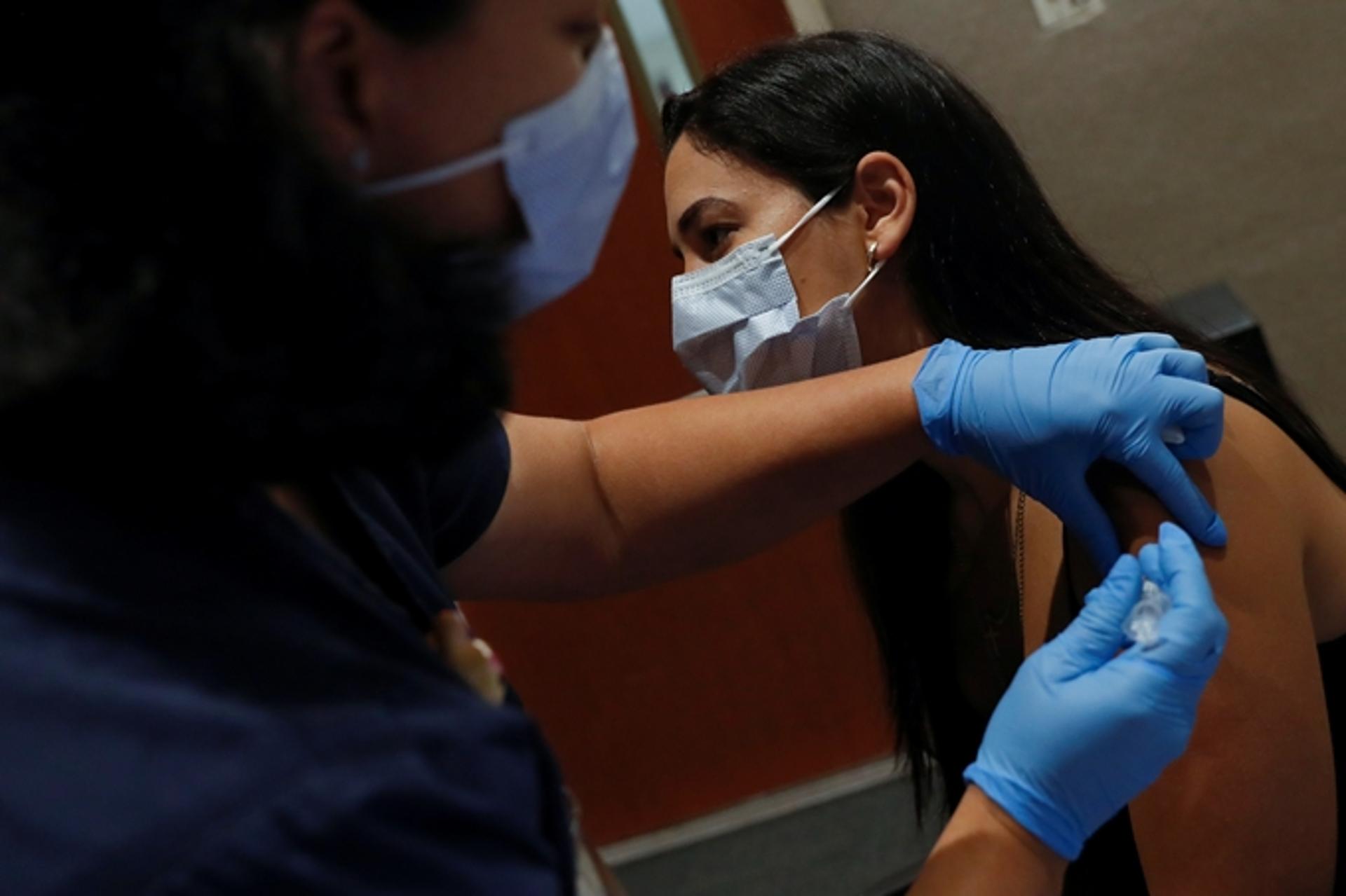 전 FDA 국장 "델타 변이 끝날 쯤 집단면역 형성"… 바이러스 종식은 부정적 예측