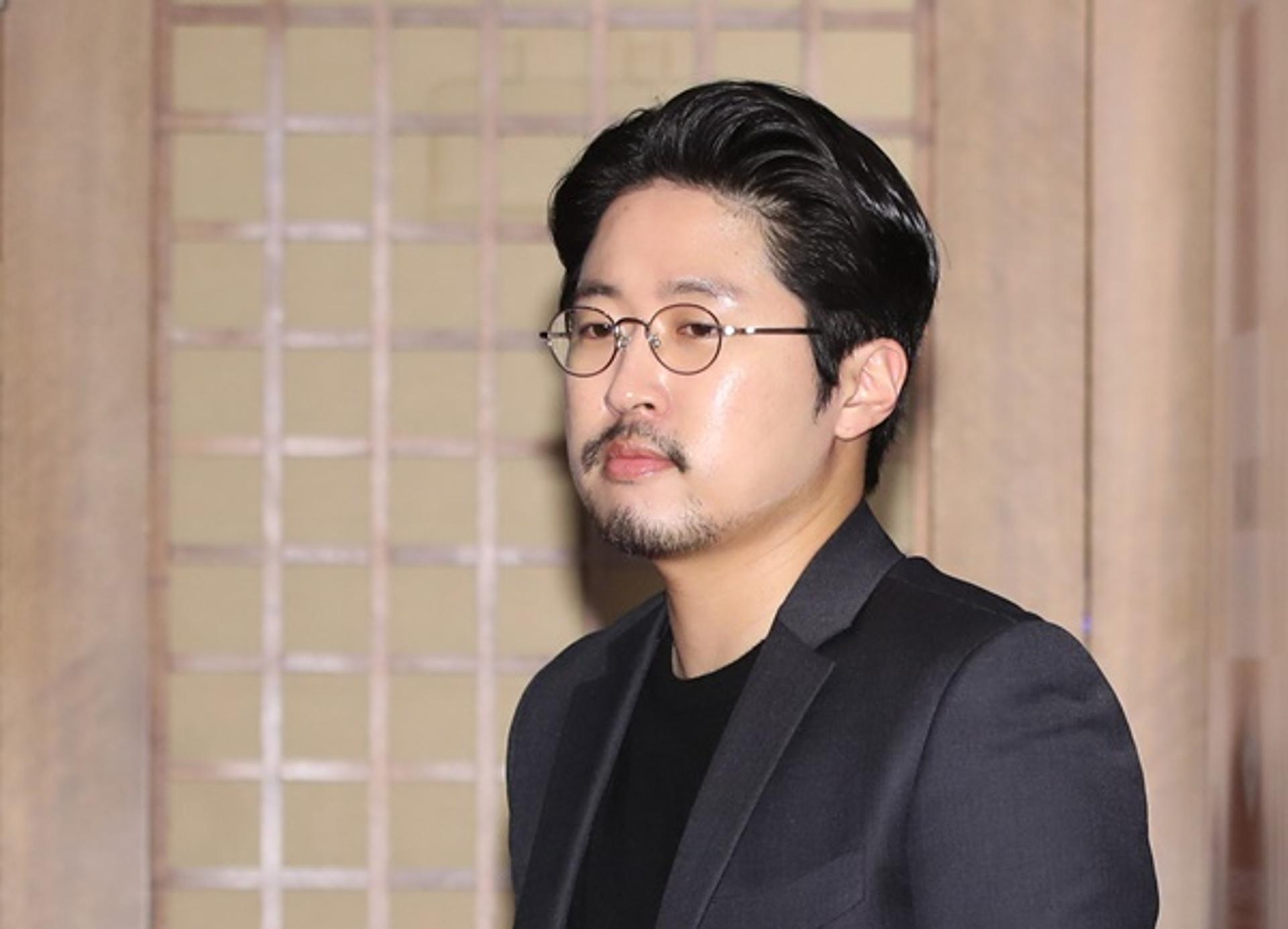 "여전히 반성중"… '홈타운' 작가, '성추행 논란' 조현훈 감독이었다
