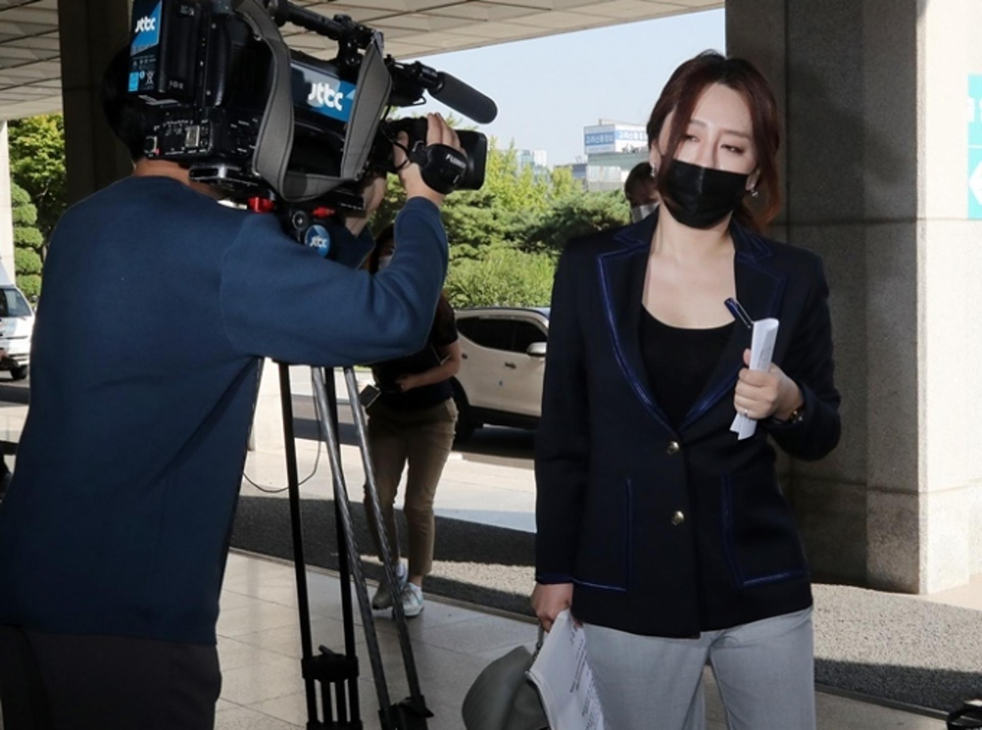 권익위 "고발 사주 의혹 제보자 조성은, 공익신고자 지위 인정"(상보)