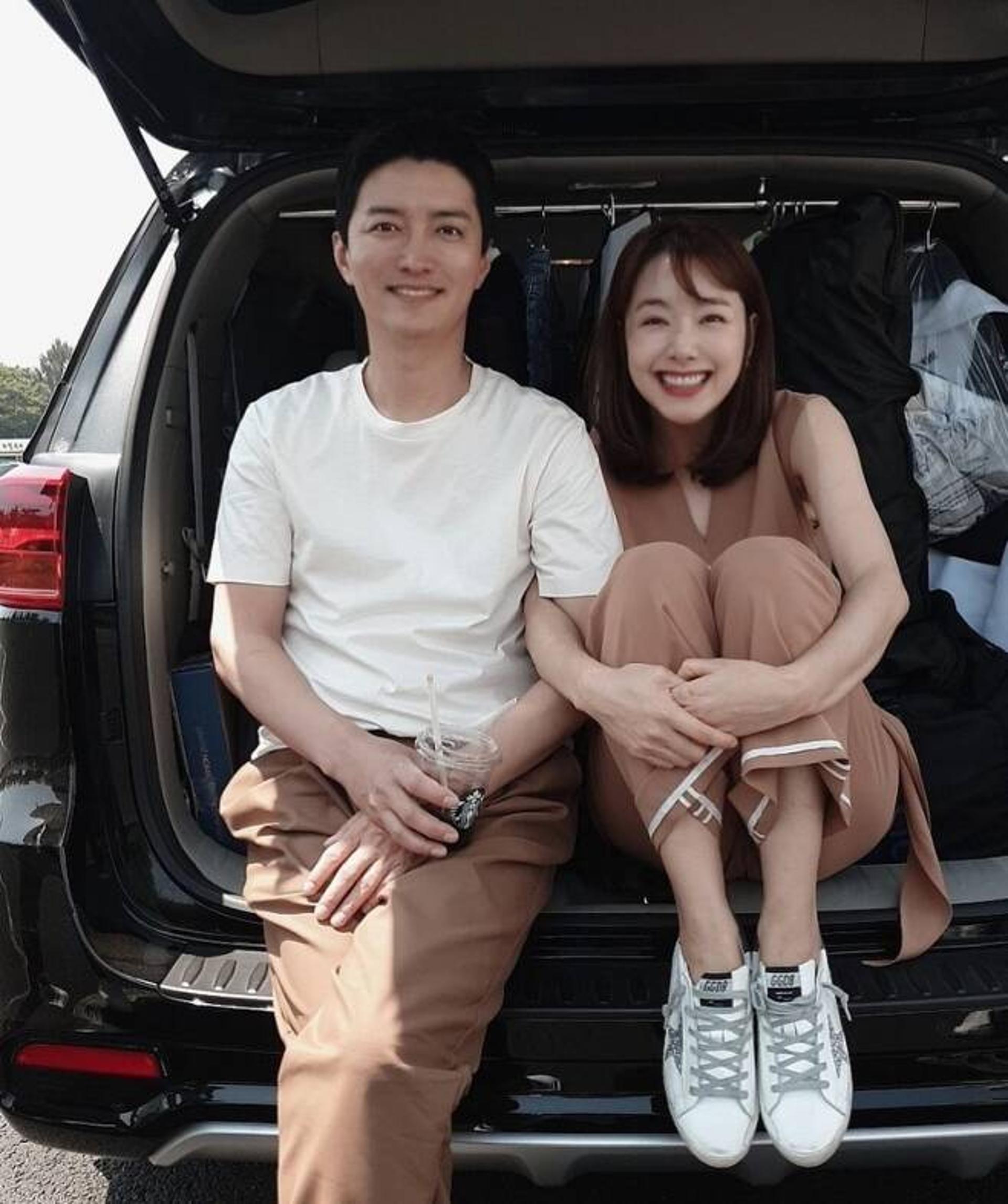 소이현♥인교진, 벌써 결혼 7주년… “웃게해준다고 꼬셔서 부부돼”