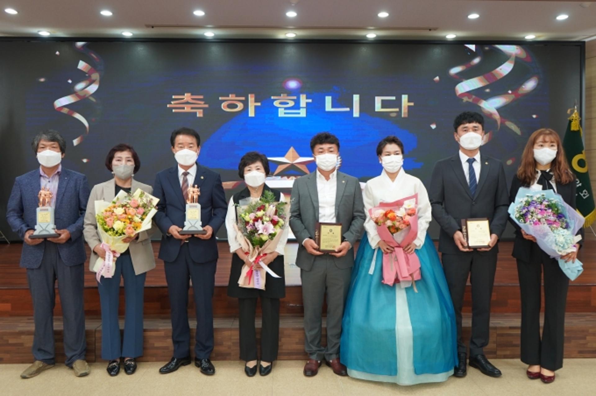 전남농협, 농업발전 이끈 '선도농업인' 부부 4쌍 시상