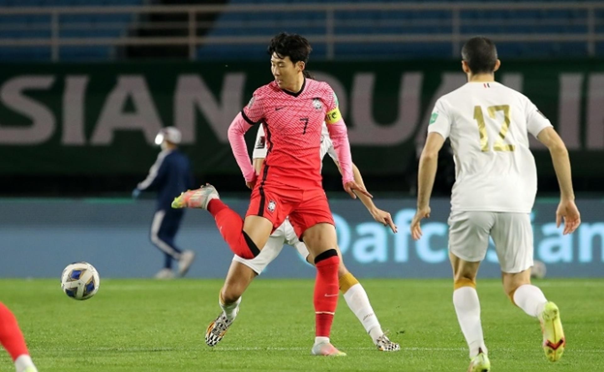 '크로스바만 2번' 한국, 시리아 상대 전반전 득점없이 0-0으로 종료